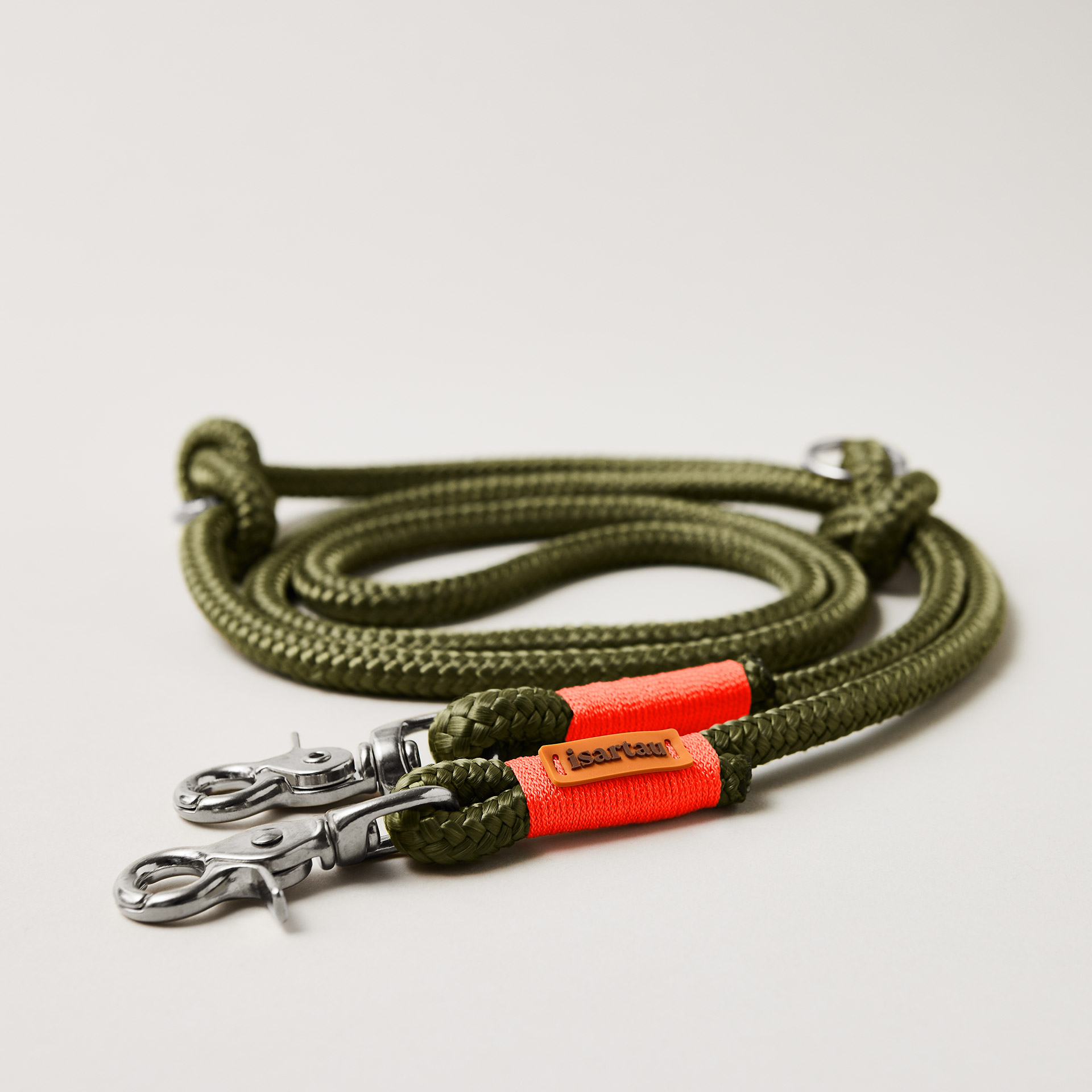 Hundeleine Olive Grove Neonorange 10 mm verstellbar mit silberfarbenen Scherenkarabinern, olives Softtau mit neonoranger Takelung, Längenverstellbar