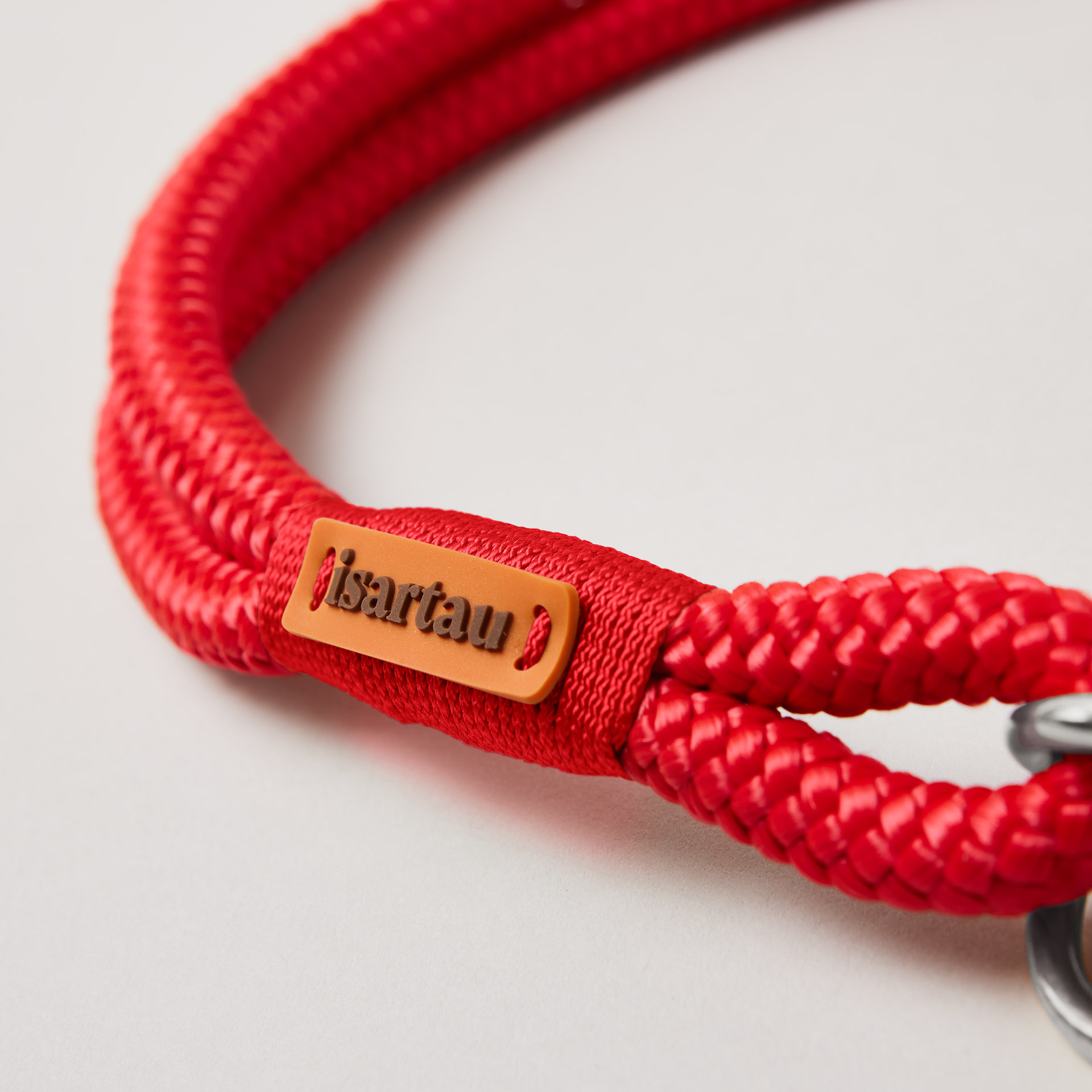 Detail Rotes Tauhalsband mit rotem Takel, Red Fairy Rot