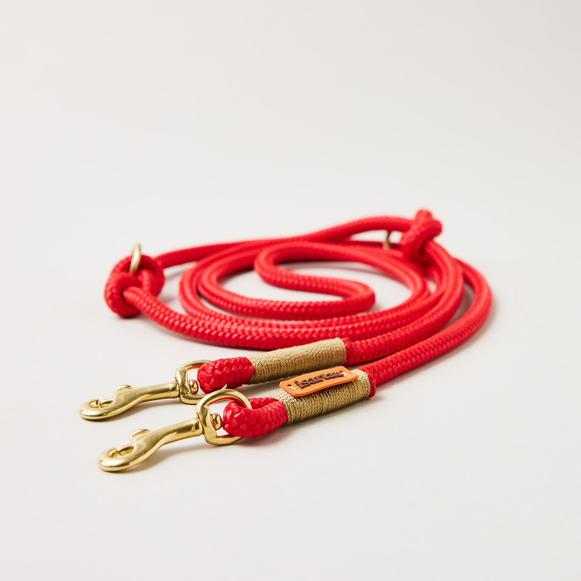 Tauleine Red Fairy GOLD, verstellbar mit leichten Messing-Karabinern, rotes Tau mit goldener Takelung, längenverstellbar über Knoten