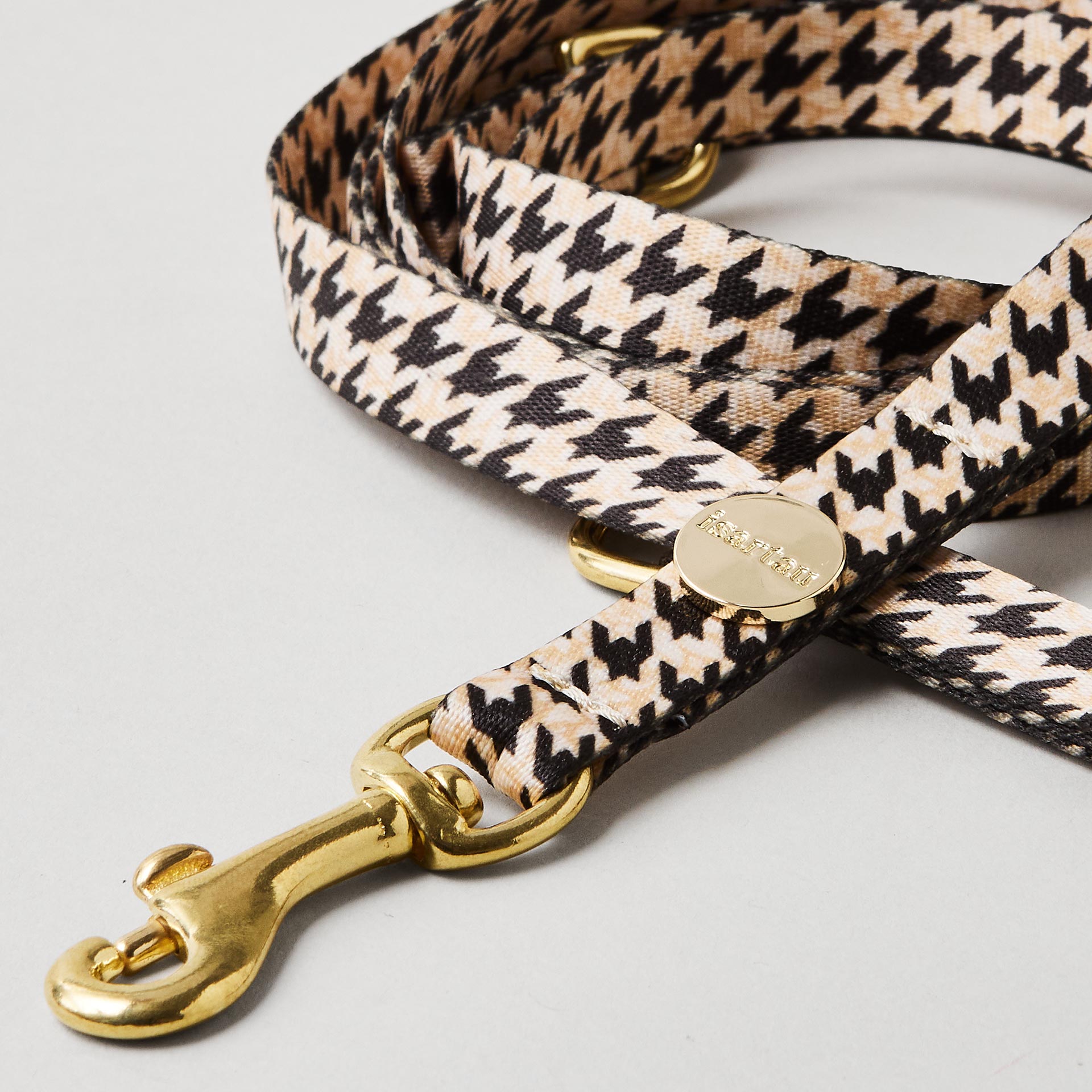 Detail schmale Hundeleine Stadtgeflüster Gurtband mit Hahnentritt Muster in 15mm Breite goldfarbene Mini-Karabiner