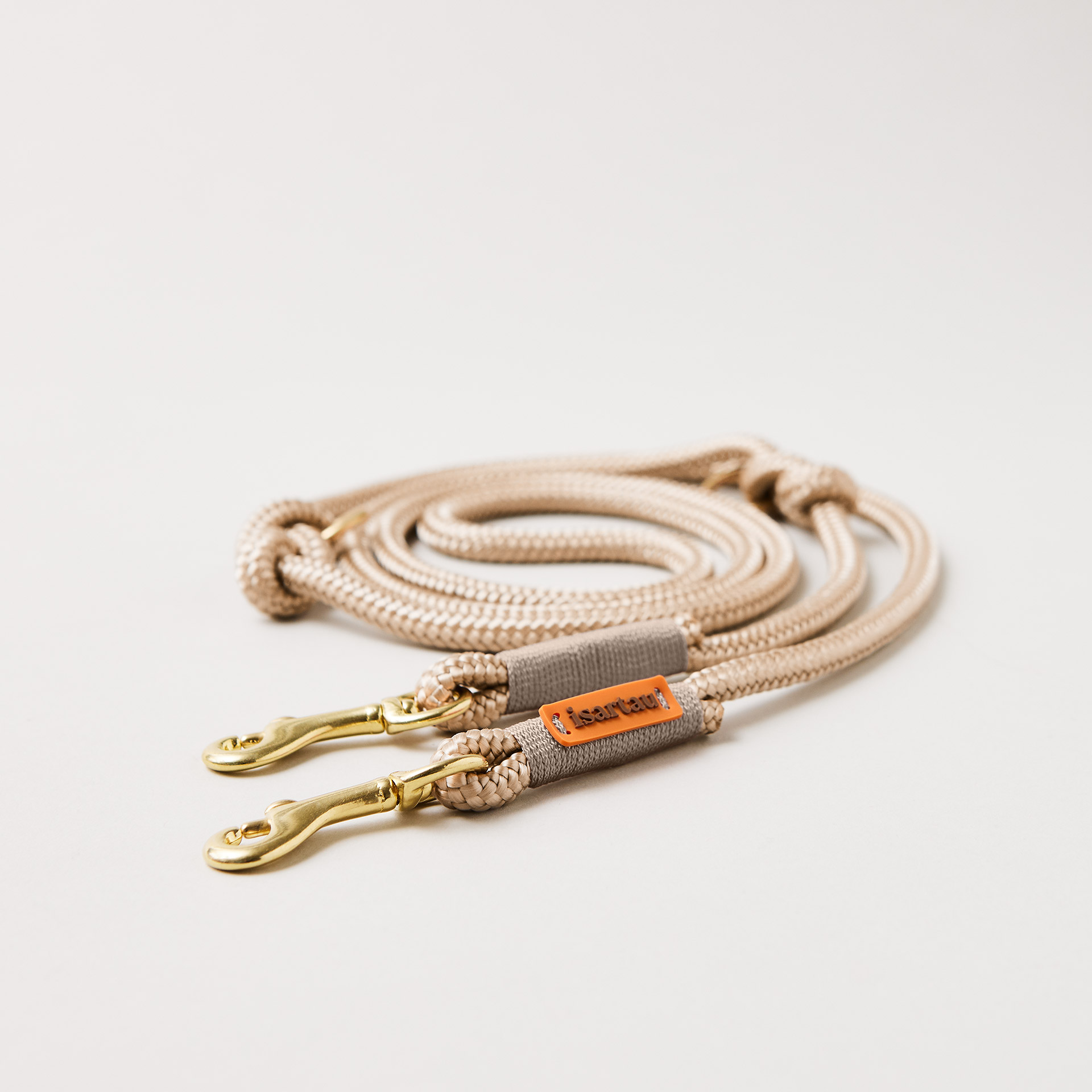 Tauleine Wood Owl Sand, verstellbar mit Mini-Bolzenkarabinern in Messing, farblich abgestimmt in Beige und Sand, längenverstellbar