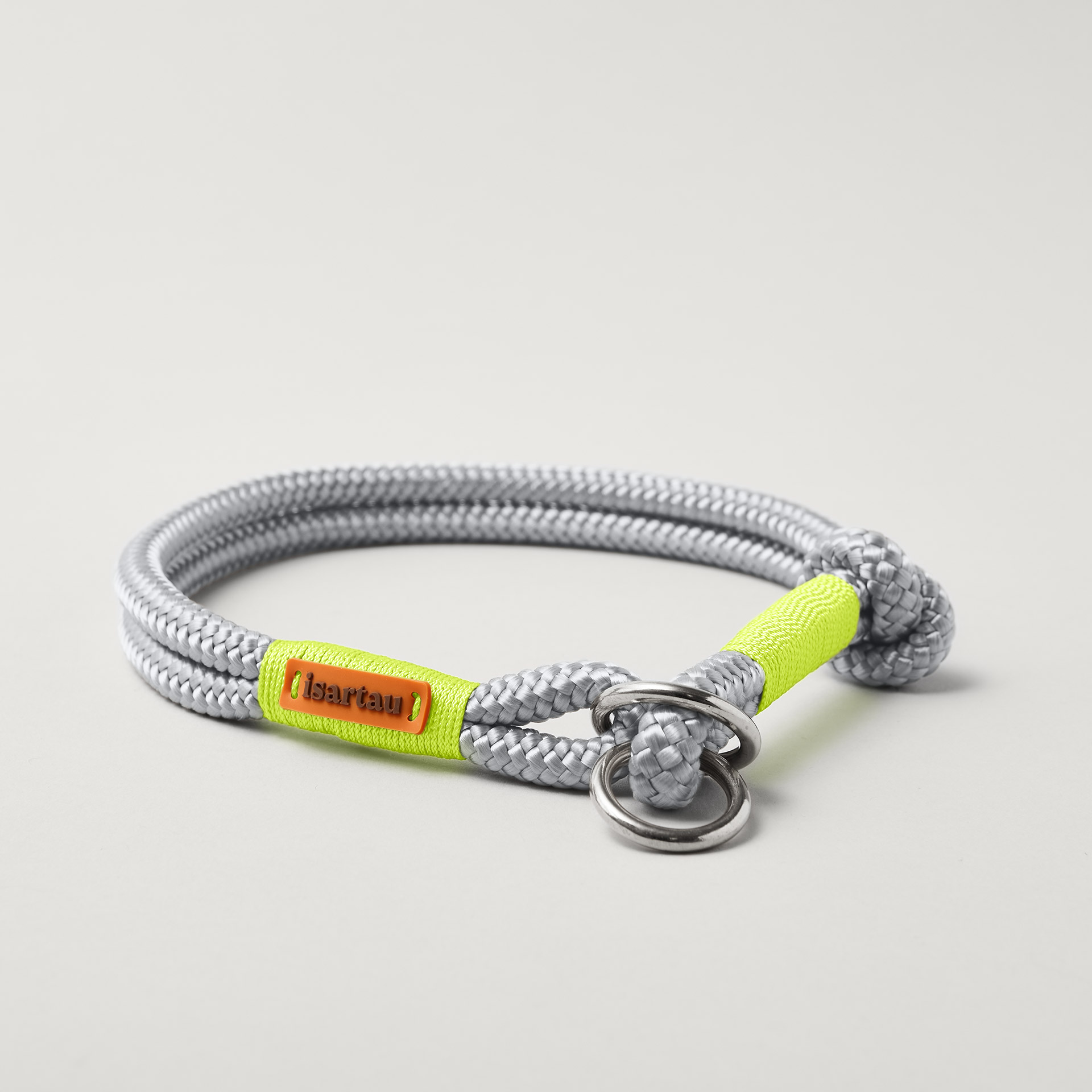 Tauhalsband Zugstopp Pebble Stone Neongelb 8 und 10 mm mit silberfarbenen Beschlägen, hellgraues Tau mit neongelber Takelung