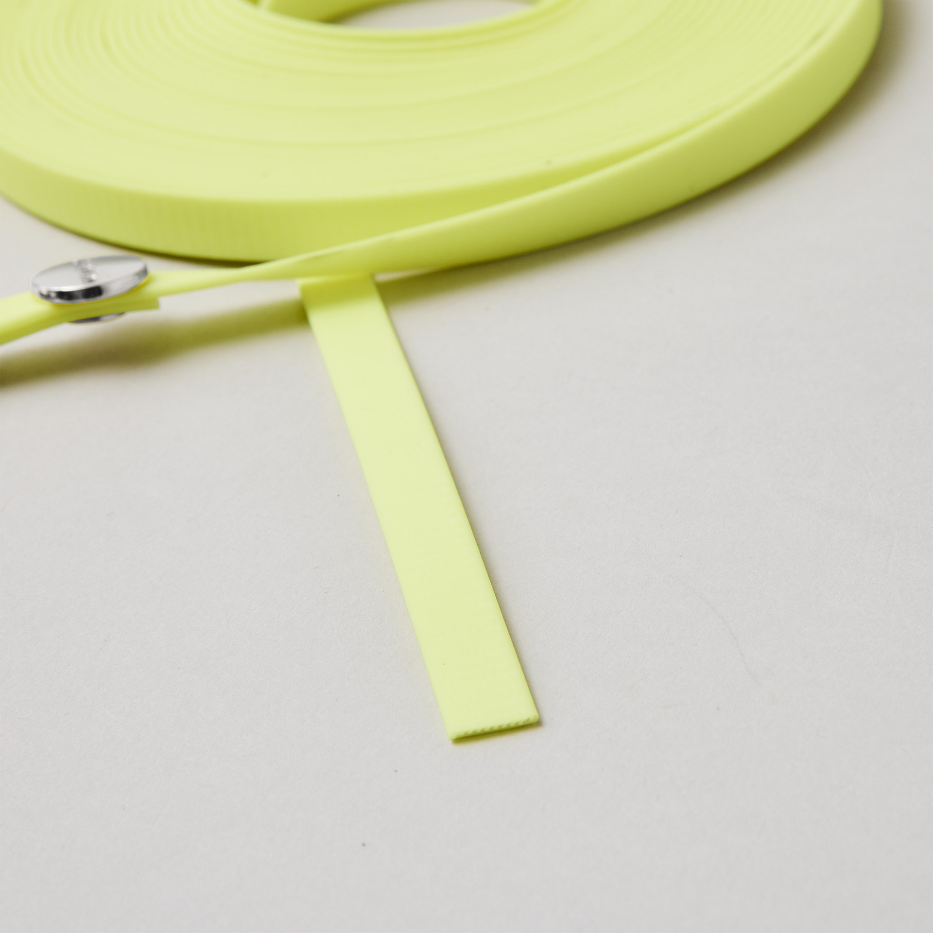 Schleppleine ohne Handschlaufe für Hunde bis 7 Kilo, Farbe Neongelb, 9mm breit