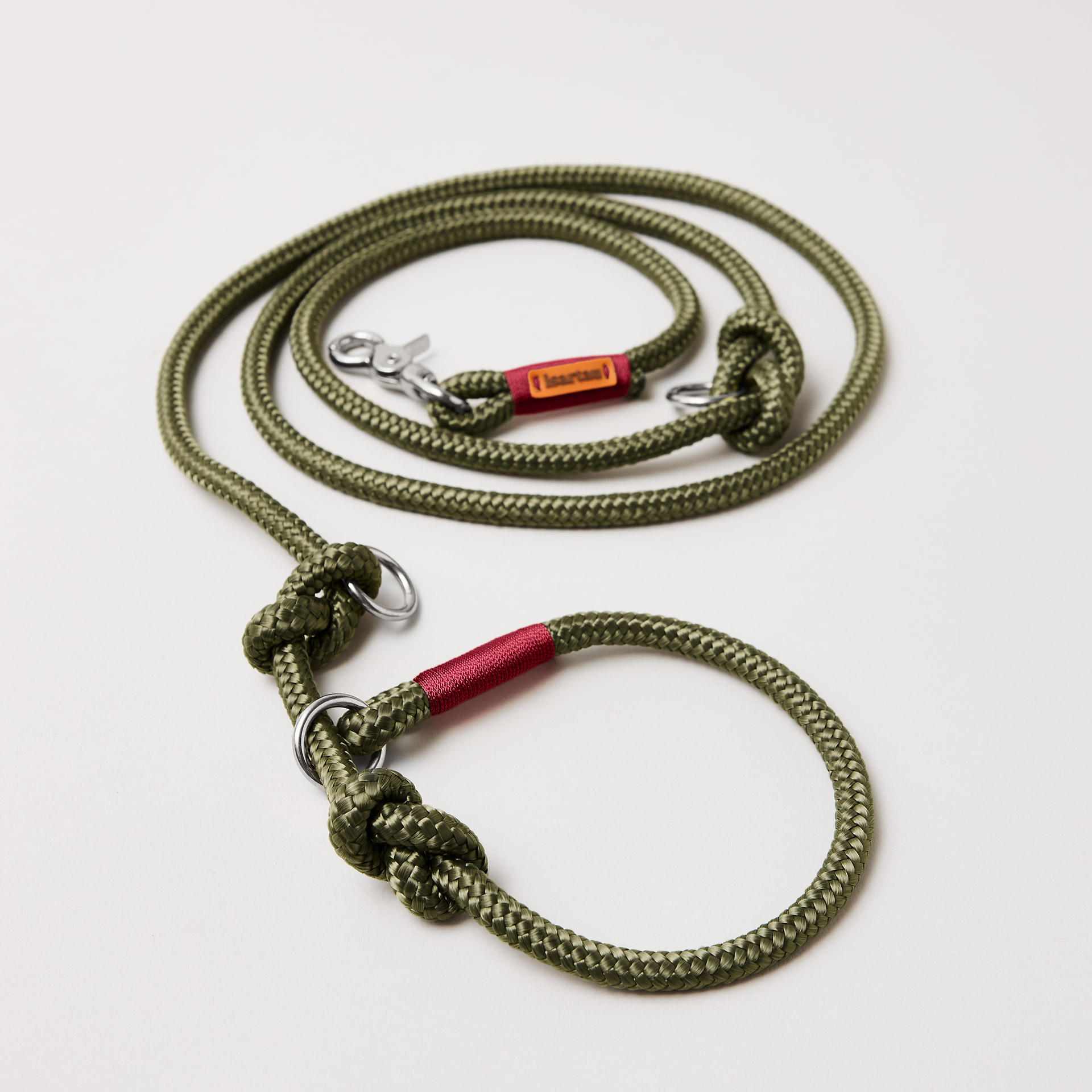 Retrieverleine aus Tau Olive Grove Burgunder, Halsung mit integrierter Leine, silberne Karabiner, 2-fach längenverstellbar, erhältlich in 8 und 10 mm
