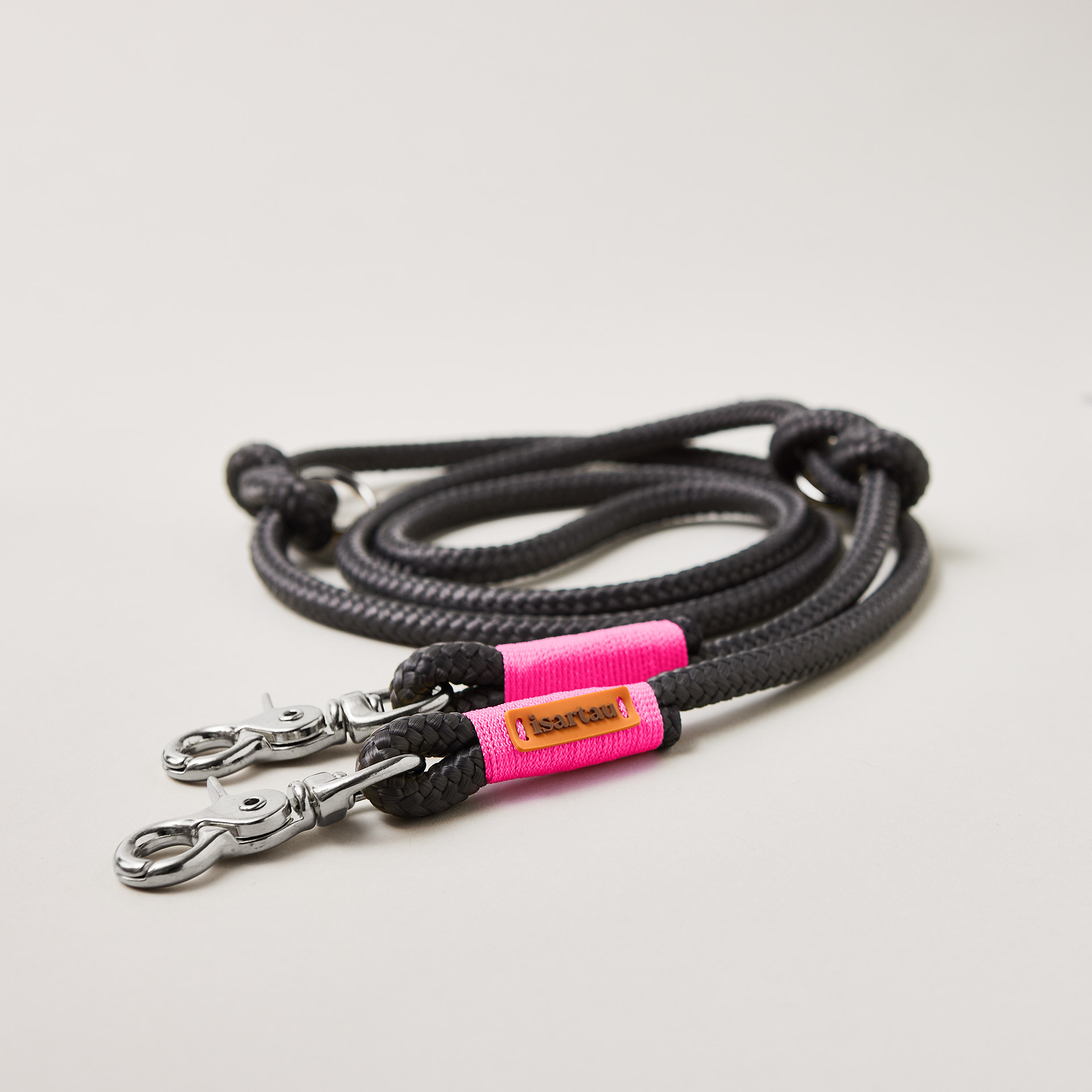 Hundeleine aus Tau Heavens Rock 10 mm verstellbar mit silberfarbenen Karabinern, dunkelgraues Tau mit neonpinker Takelung, Längenverstellbar über Knoten