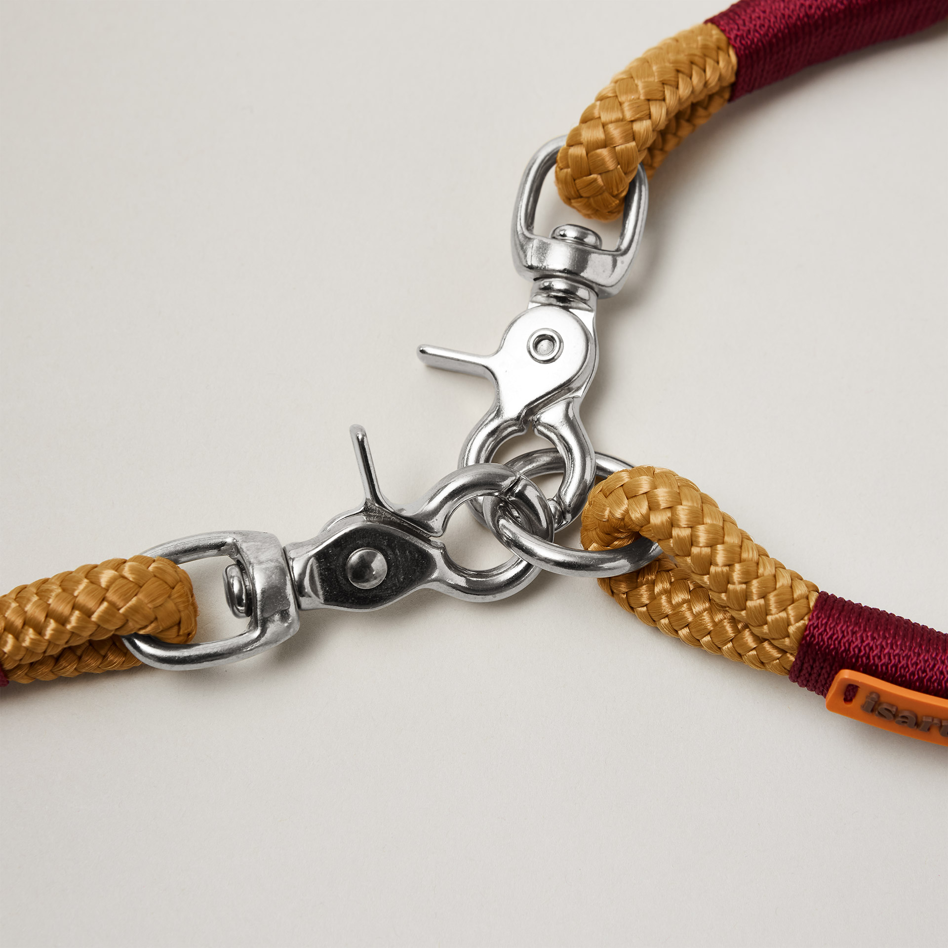 Silberner Verschluss Ring und Scherenkarabiner am Tauhalsband Sweet Toffee Burgunder