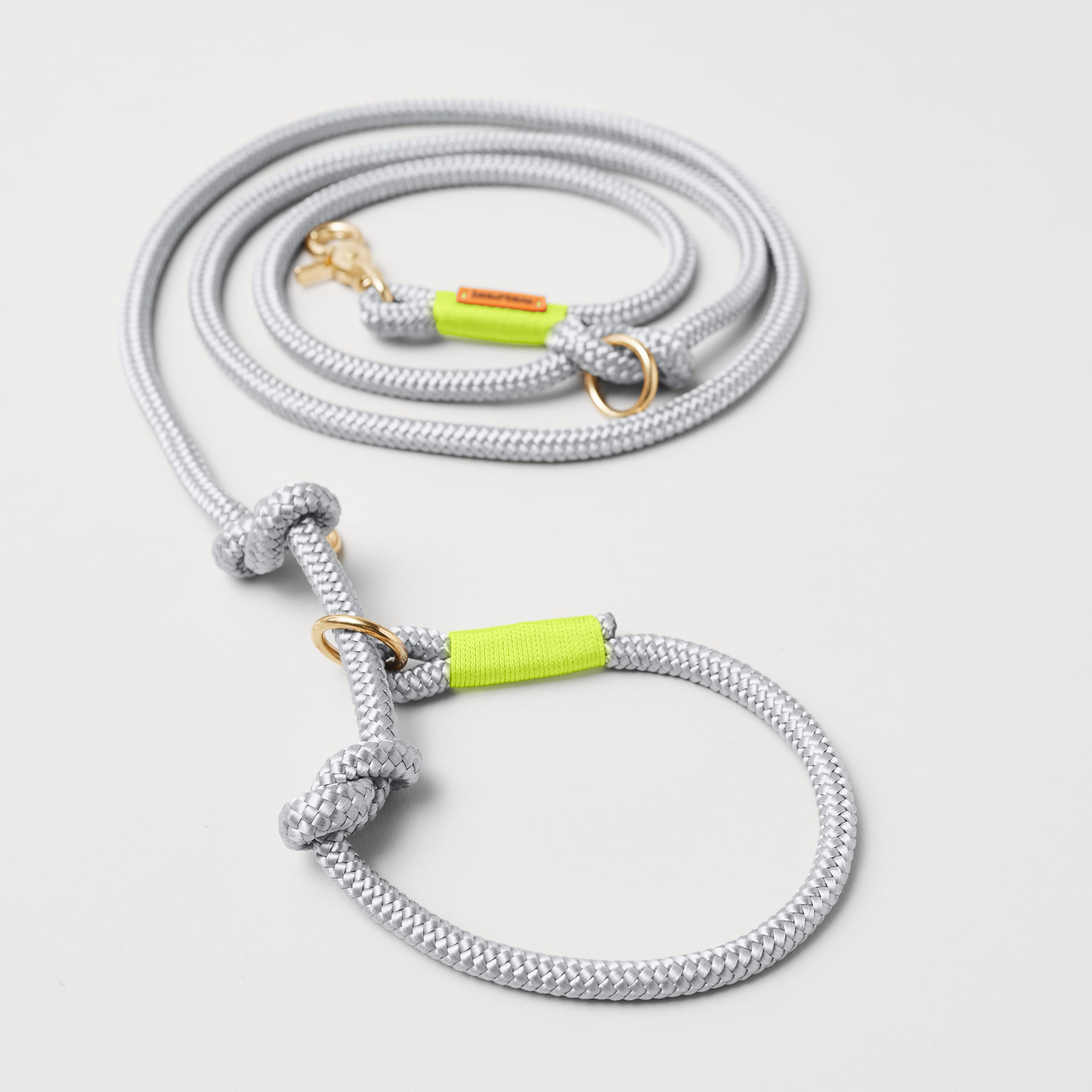 Retrieverleine Pebble Stone Neongelb, Halsung mit integrierter Leine, goldene Messingkarabiner, 2-fach längenverstellbar, 10mm