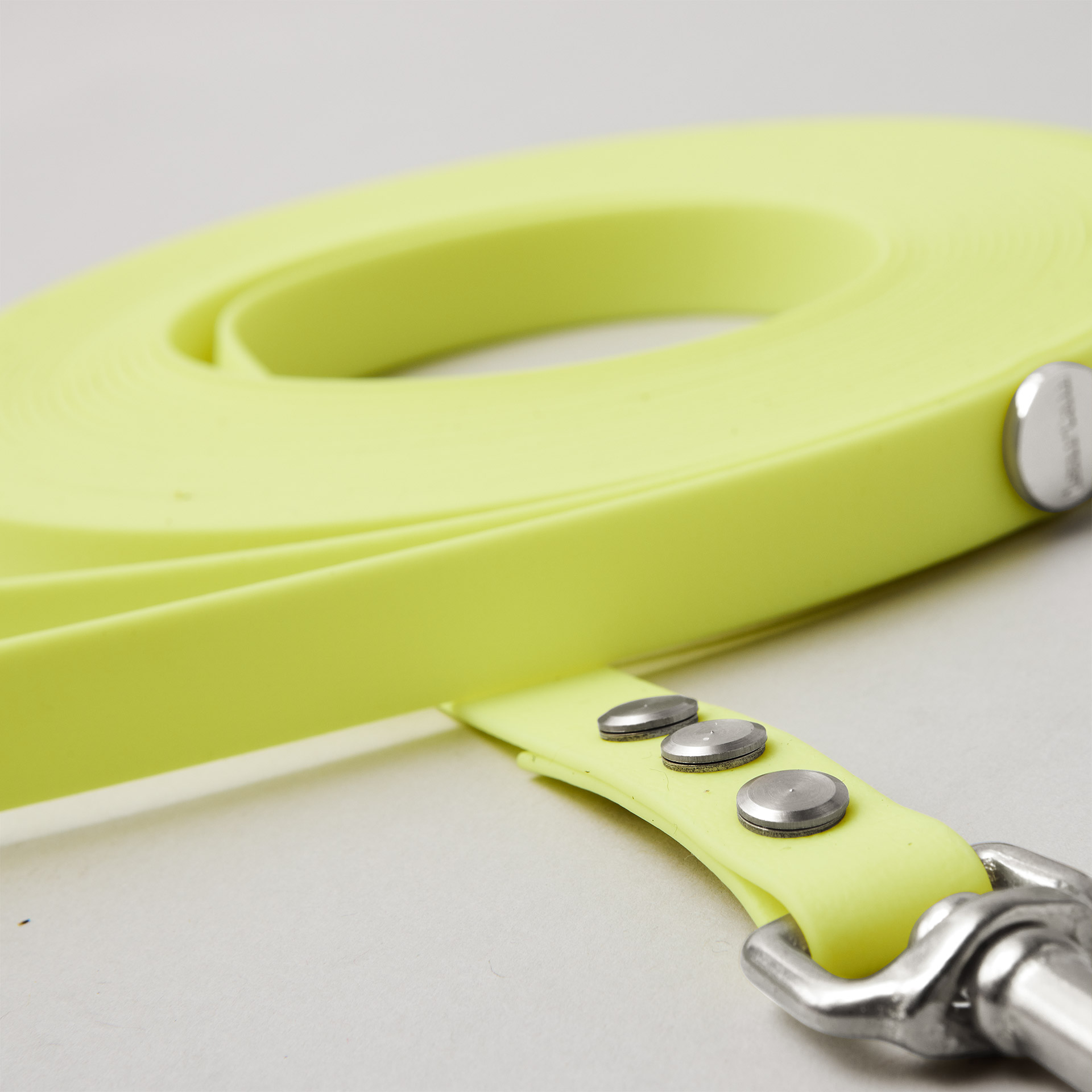 Detail Schleppleine Neongelb, Edelstahl