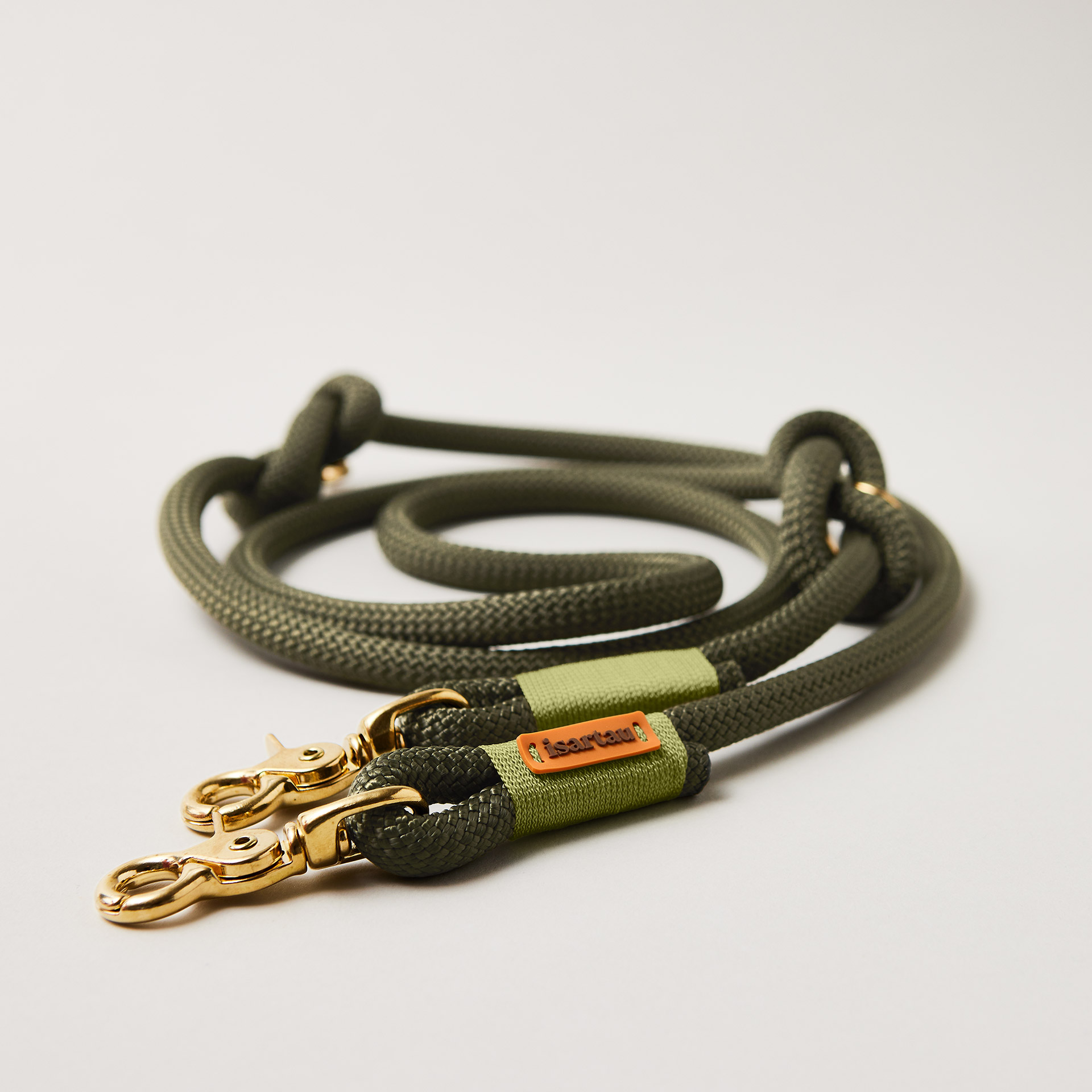 Tau Hundeleine aus Tau Olive Grove Moos 10 mm verstellbar mit Messing-Scherenkarabinern, olivfarbenes Kletterseil mit moosgrüner Takelung, Längenverstellbar