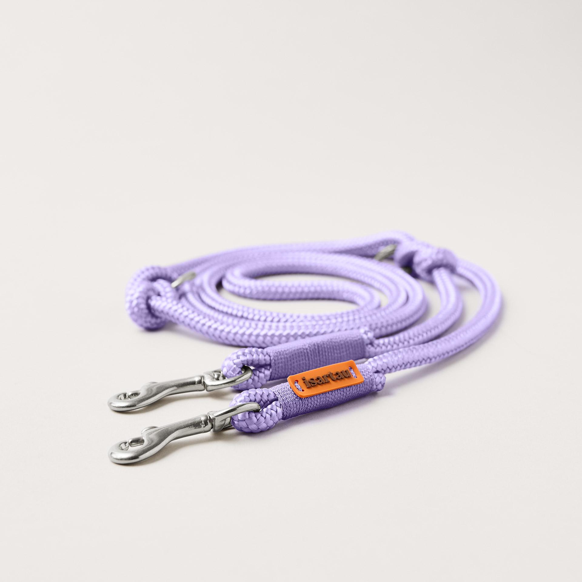 Tau Hundeleine Very Peri Lavendel, 8 mm mit silberfarbenen kleinen Bolzenkarabinern, lavendelfarbenes Tau und Takel, Längenverstellbar über Knoten