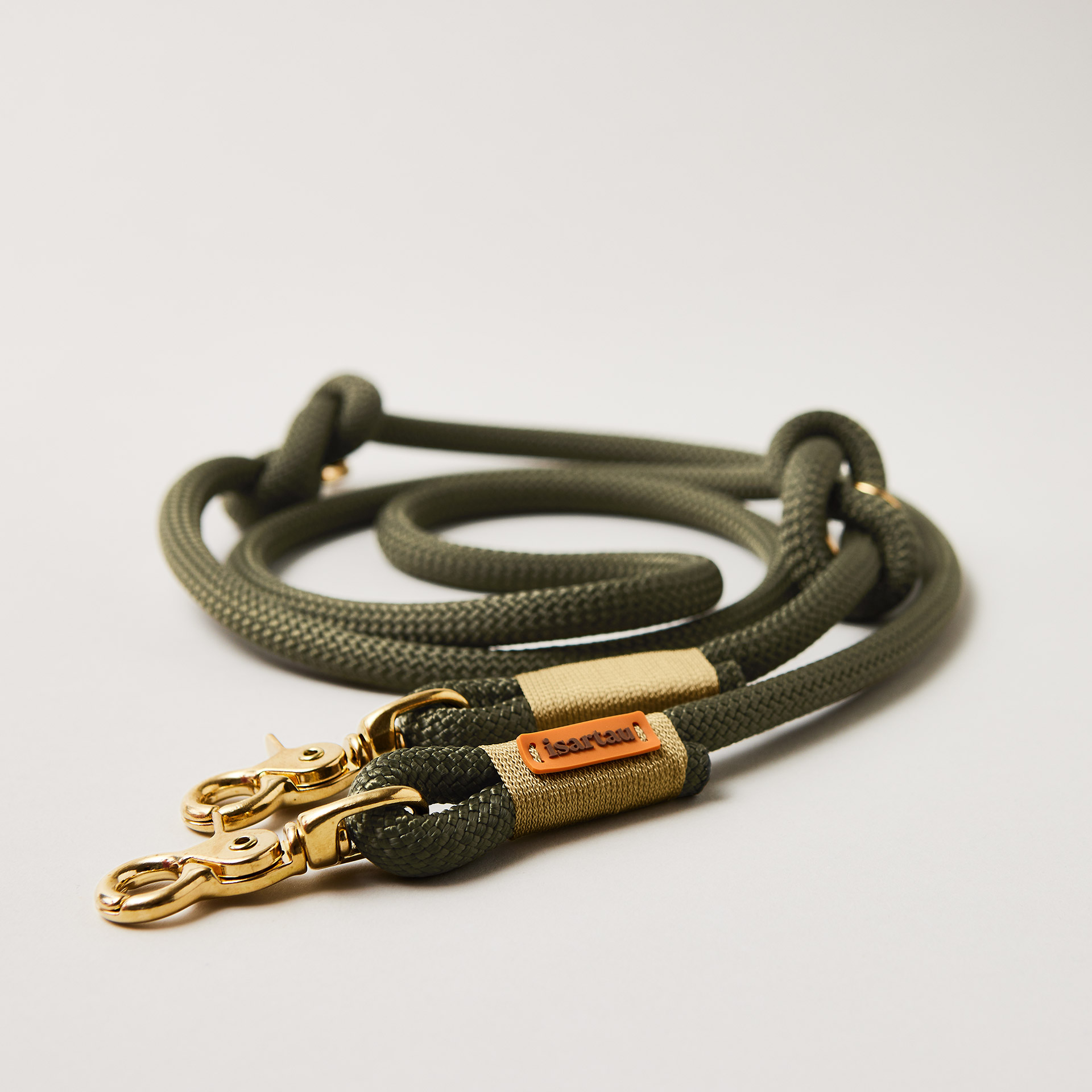 Hundeleine aus Tau Olive Grove Gold 10 mm verstellbar mit Messing-Scherenkarabinern, olivgrünes Kletterseil mit goldfarbener Takelung, Längenverstellbar über Knoten