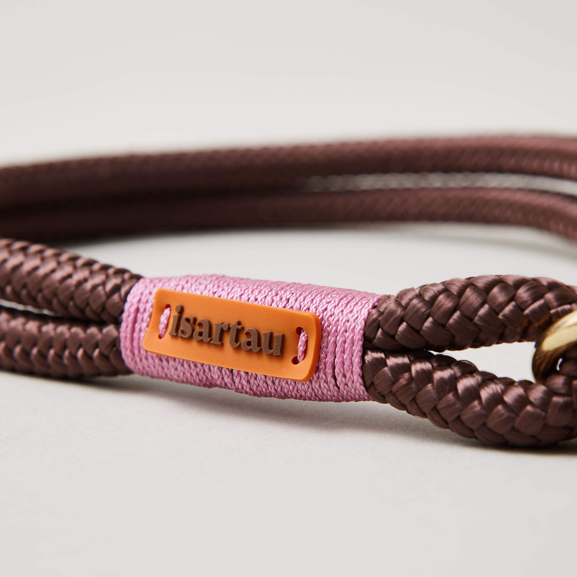 Detail Tauhalsband Zugstopp Classy Chestnut Rose mit Messing-Beschlägen, braunes Tau mit rosa  Takelung