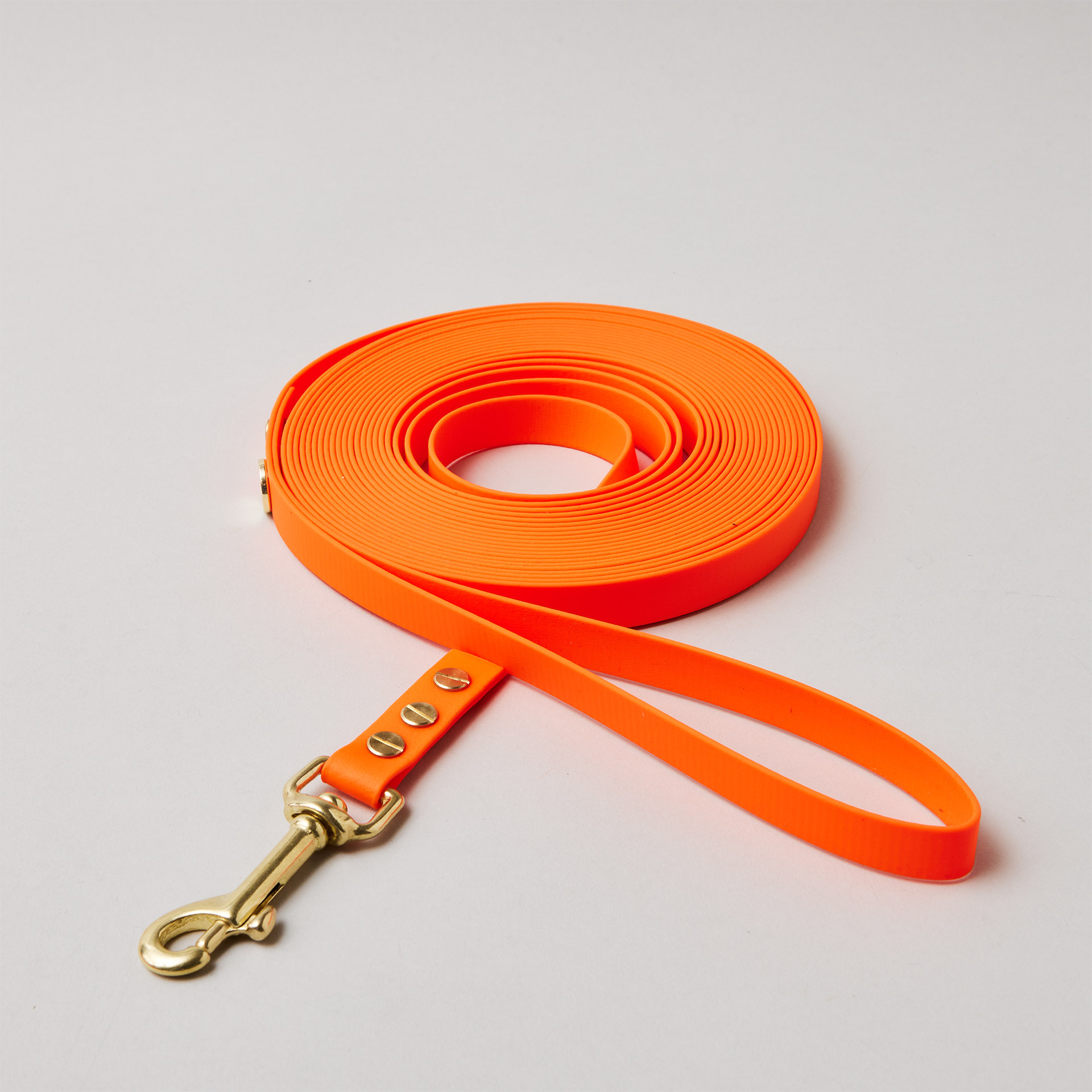 Schleppleine mit Handschlaufe in Neonorange, Bolzenkarabiner aus Edelstahl, 16mm breit, für große Hunde