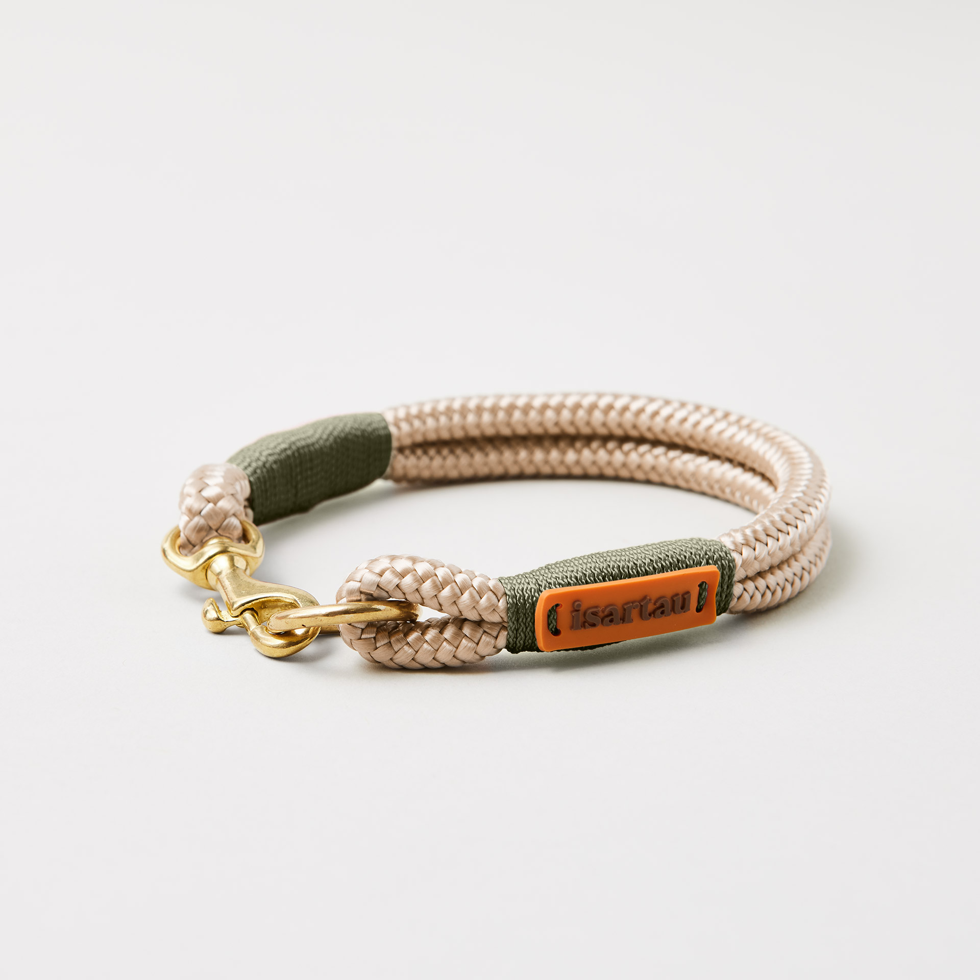 Tauhalsband Feste Halsung Wood Owl Oliv 8 mm, Messing-Beschläge, beiges Tau mit oliver Takelung