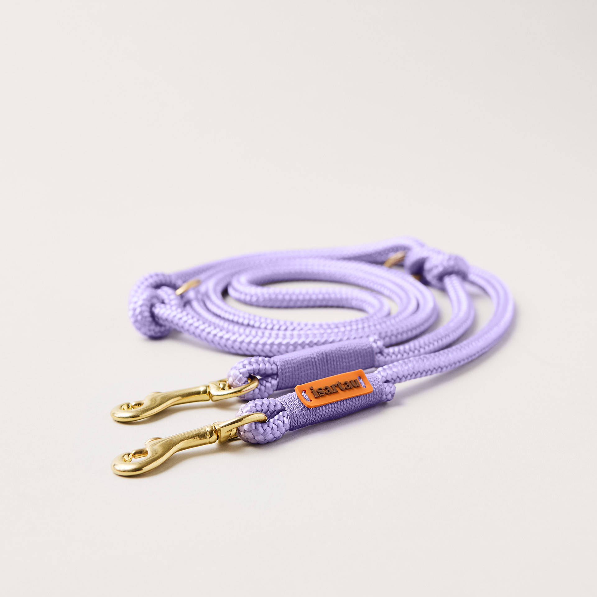 Hundeleine aus Tau Very Peri Lavendel 8 mm verstellbar mit Messing-Karabinern, lavendelfarbenes Tau und Takelung, Längenverstellbar über Knoten