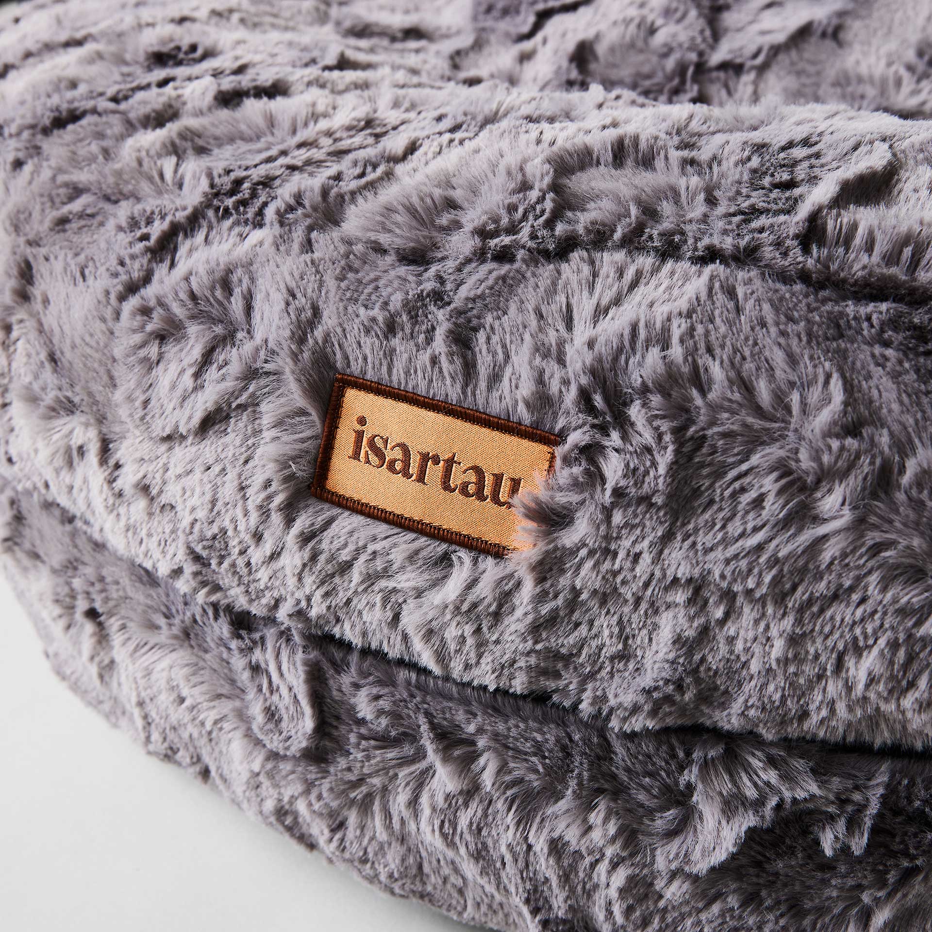 Orthopädisches Hundebett mit abnehmbarem Bezug, maschinenwaschbar bei 30 Grad, rundes Design mit isartau Logo