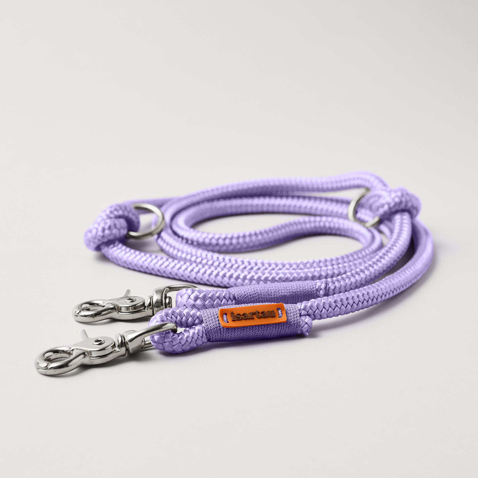 Hundeleine aus Tau Very Peri Lavendel 10 mm verstellbar mit silberfarbenen Scherenkarabiner, lavendelfarbenes Tau und Takel