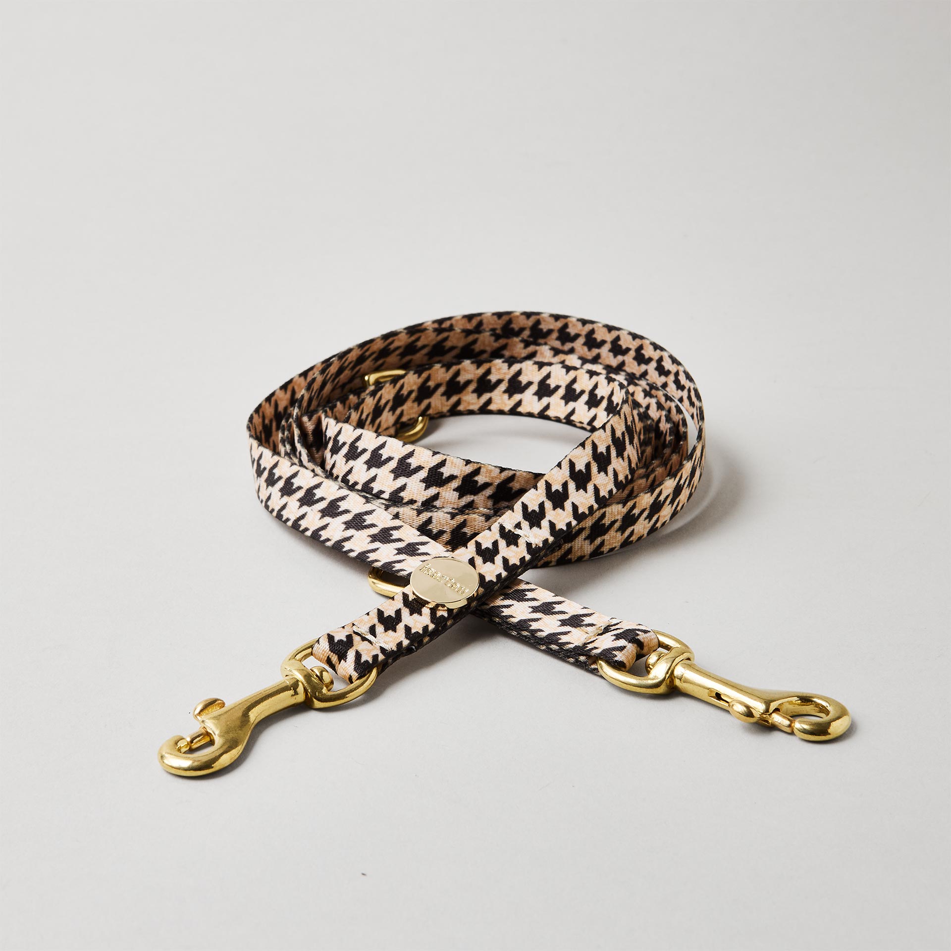 Verstellbare Hundeleine Stadtgeflüster Gurtband mit Hahnentritt Motiv in 15mm Breite goldfarbene Mini-Karabiner