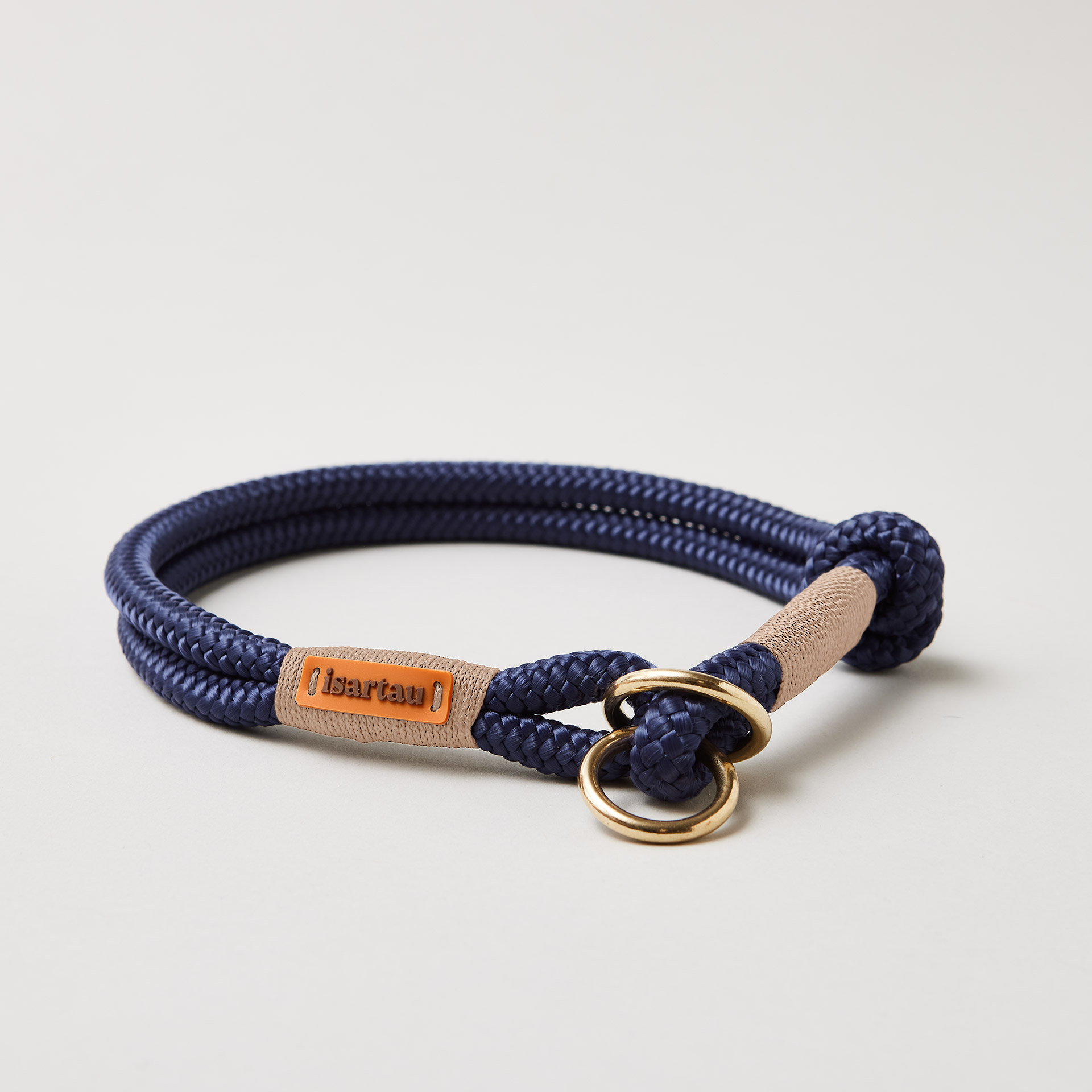 Tauhalsband Zugstopp Indigo Sea Beige 8 und 10 mm mit Messing-Ringen, dunkelblaues Tau mit beiger Takelung