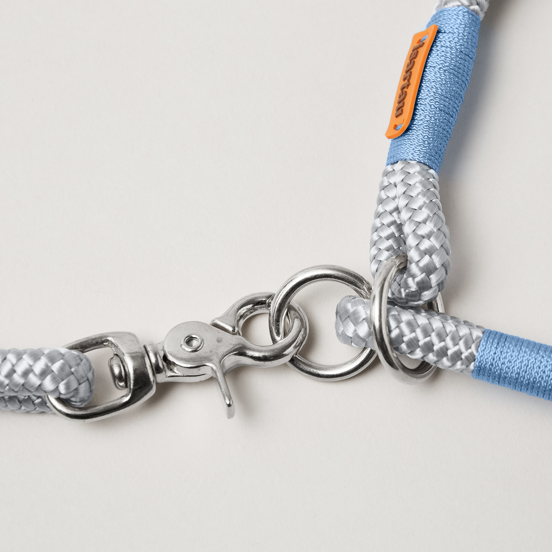 Detail Tauset aus Halsband Zugstopp und Hundeleine Pebble Stone Hellblau, silberfarben