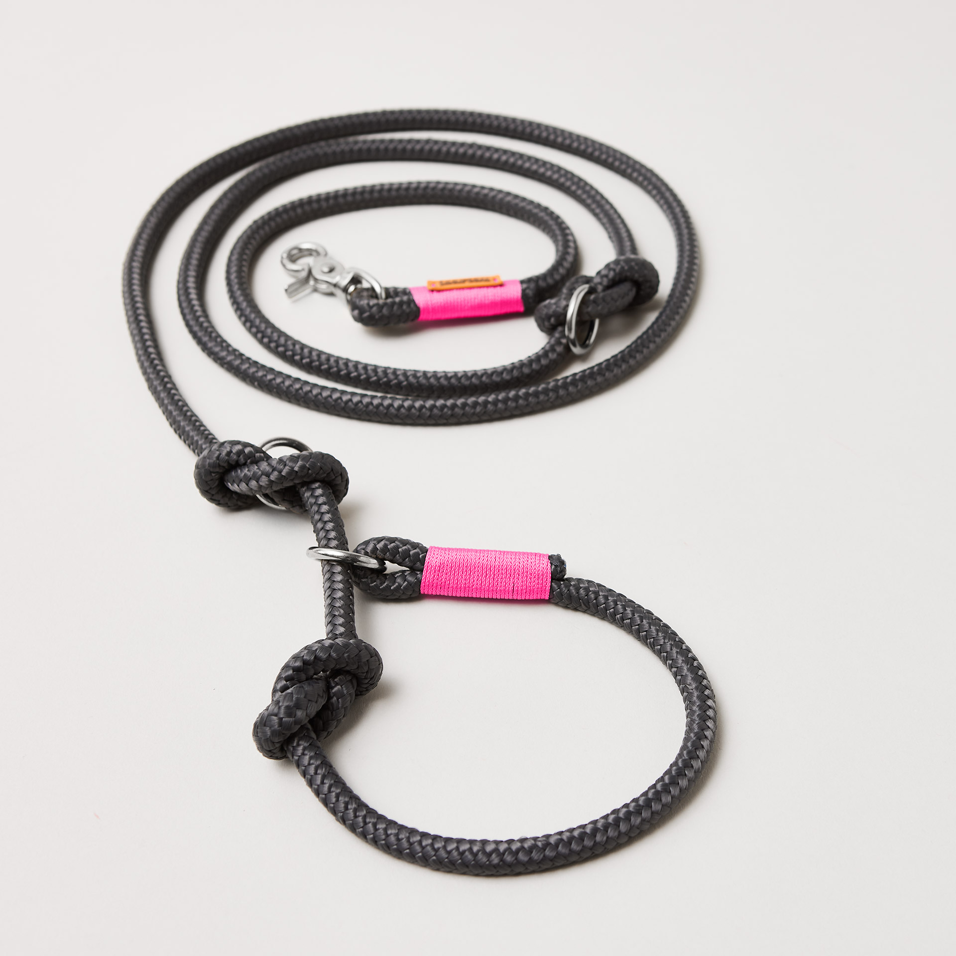 Retrieverleine aus Tau Heavens Rock Neonpink, Halsung mit integrierter Leine, silberne Karabiner, 2-fach längenverstellbar, erhältlich in 8 und 10 mm