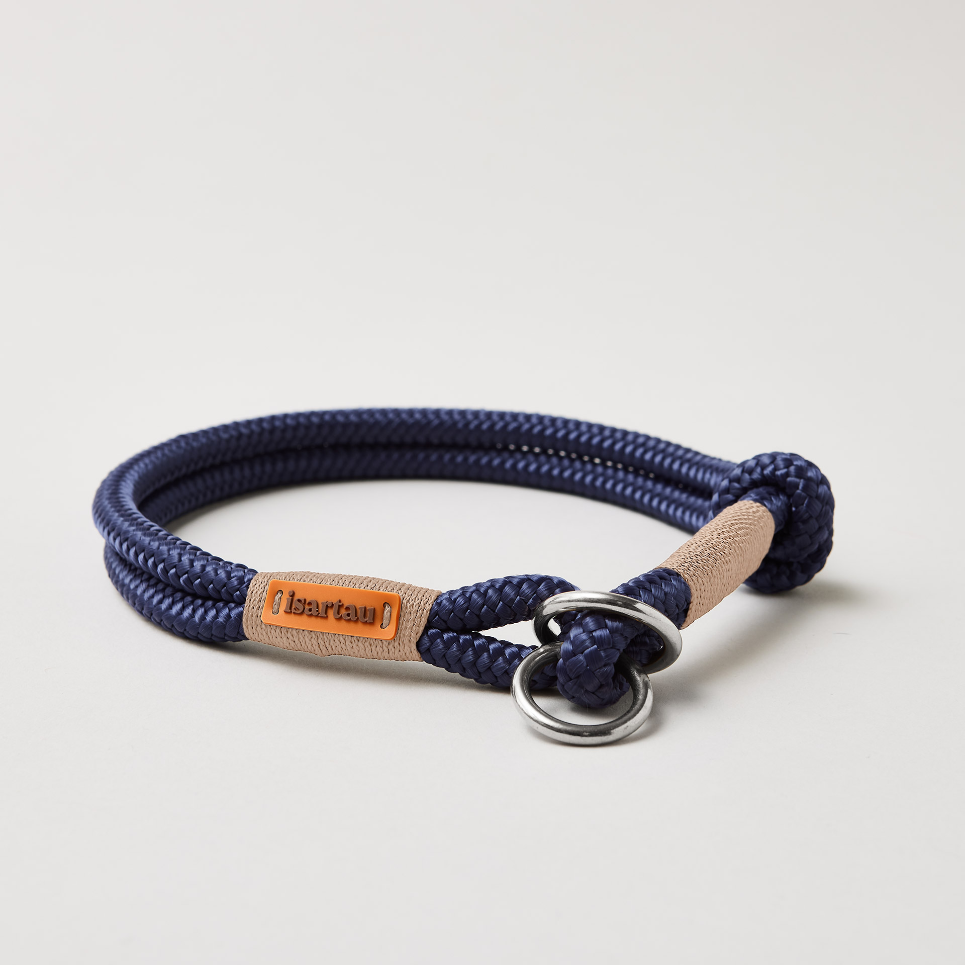 Tauhalsband Zugstopp Indigo Sea Beige 8 und 10 mm mit silberfarbenen Beschlägen, dunkelblaues Tau mit beiger Takelung