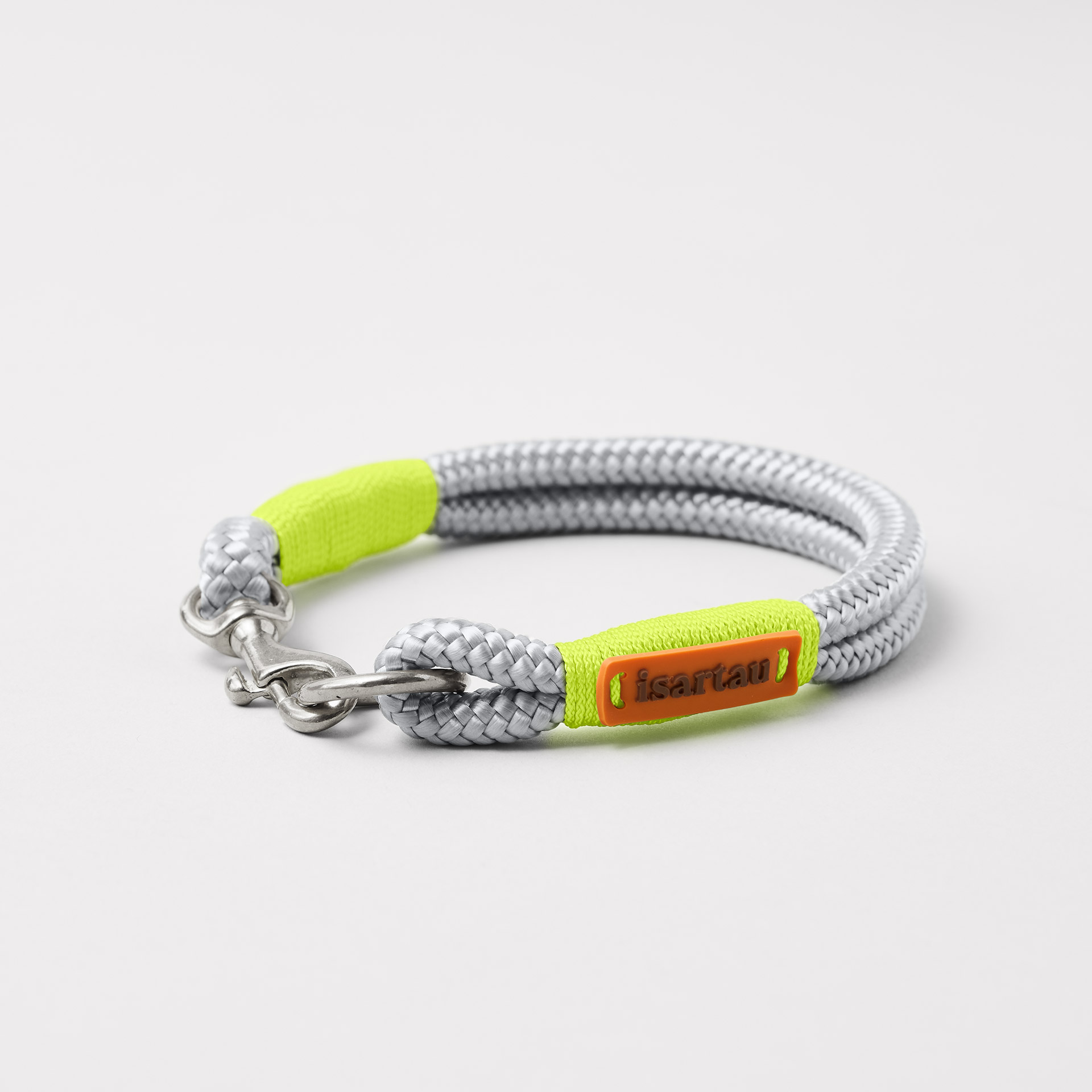 Tauhalsband Feste Halsung Pebble Stone Neongelb 8 mm, silberfarbene Beschläge, hellgraues Tau mit neongelber Takelung