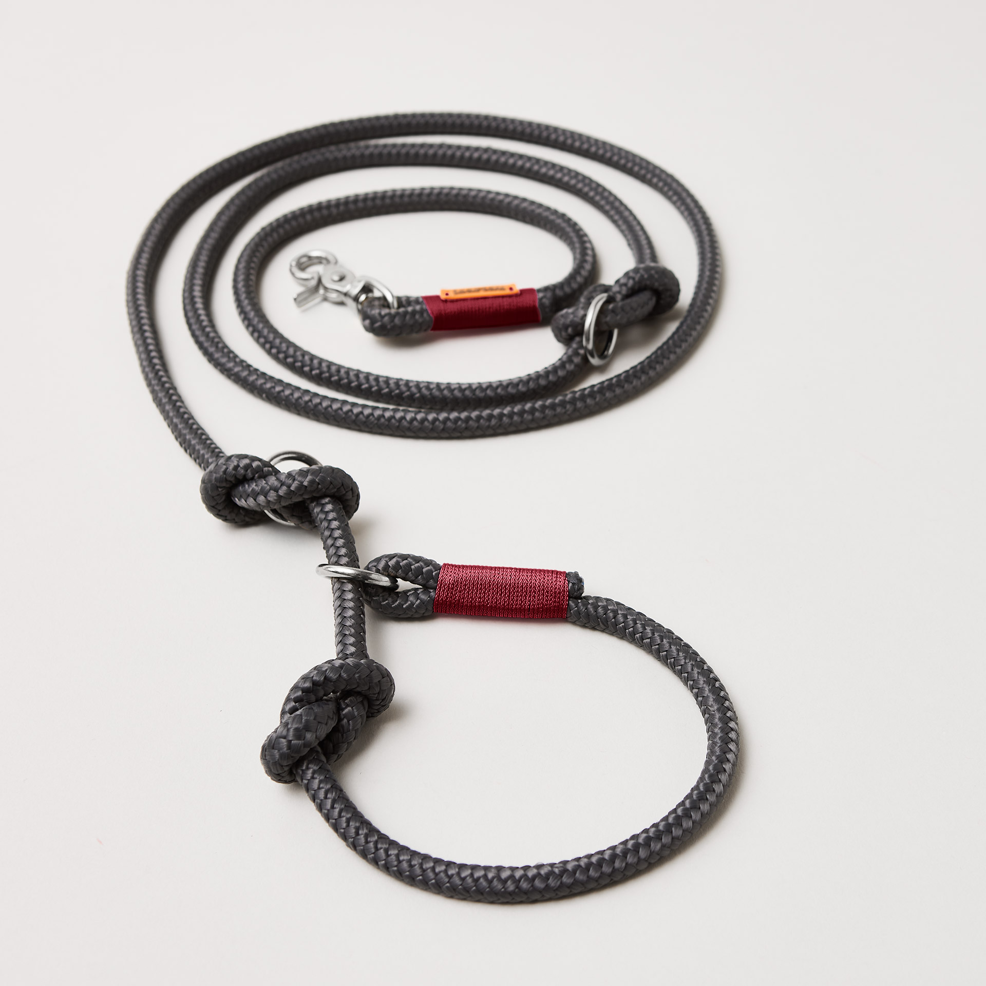 Retrieverleine aus Tau Heavens Rock Burgunder, Halsung mit integrierter Leine, silberne Karabiner, 2-fach längenverstellbar, erhältlich in 8 und 10 mm