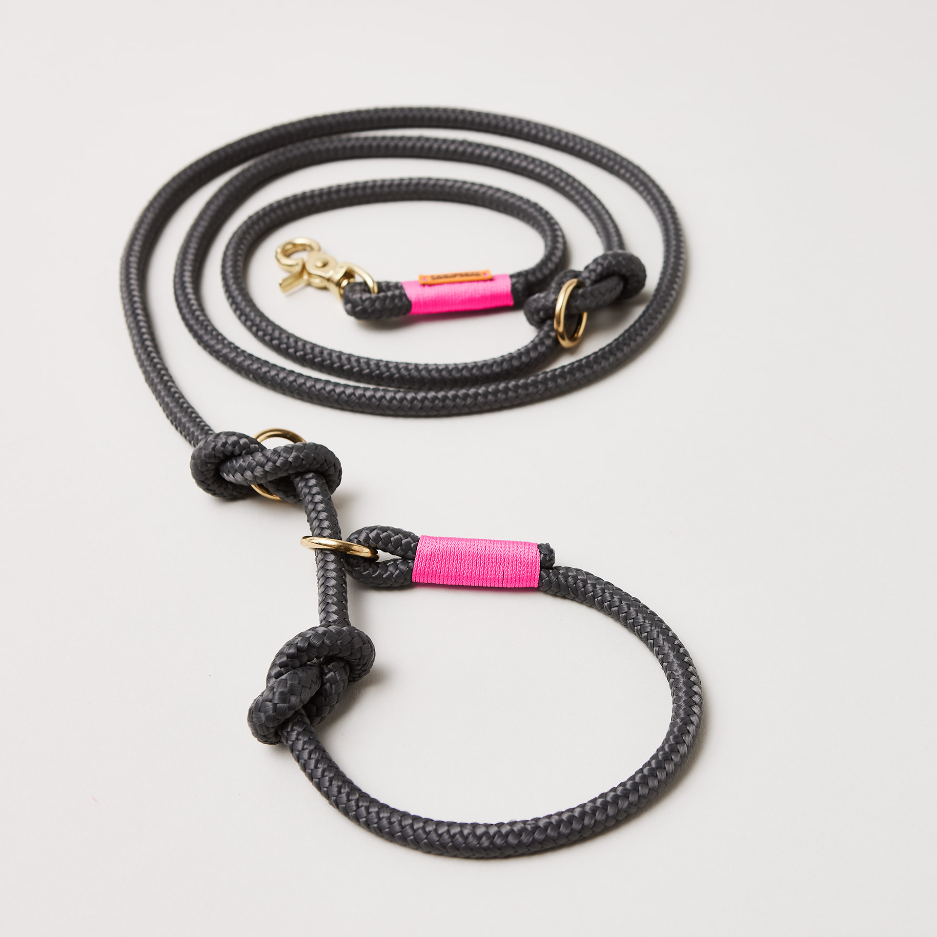 Retrieverleine aus Tau Heavens Rock Neonpink, Halsung mit integrierter Leine, goldene Messingkarabiner, 2-fach längenverstellbar, erhältlich in 8 und 10 mm