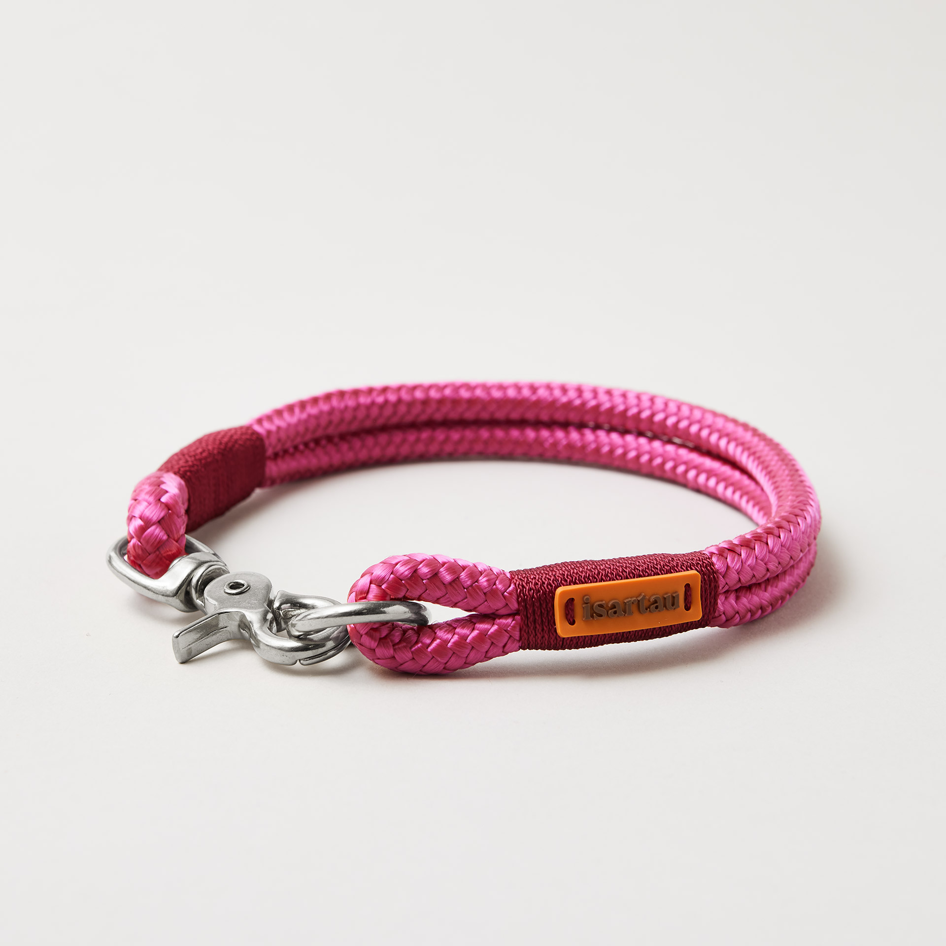 Feste Halsung Viva Magenta Burgunder 10 mm mit silberfarbenen Beschlägen, magentafarbenes Tau mit burgunderroter Takelung