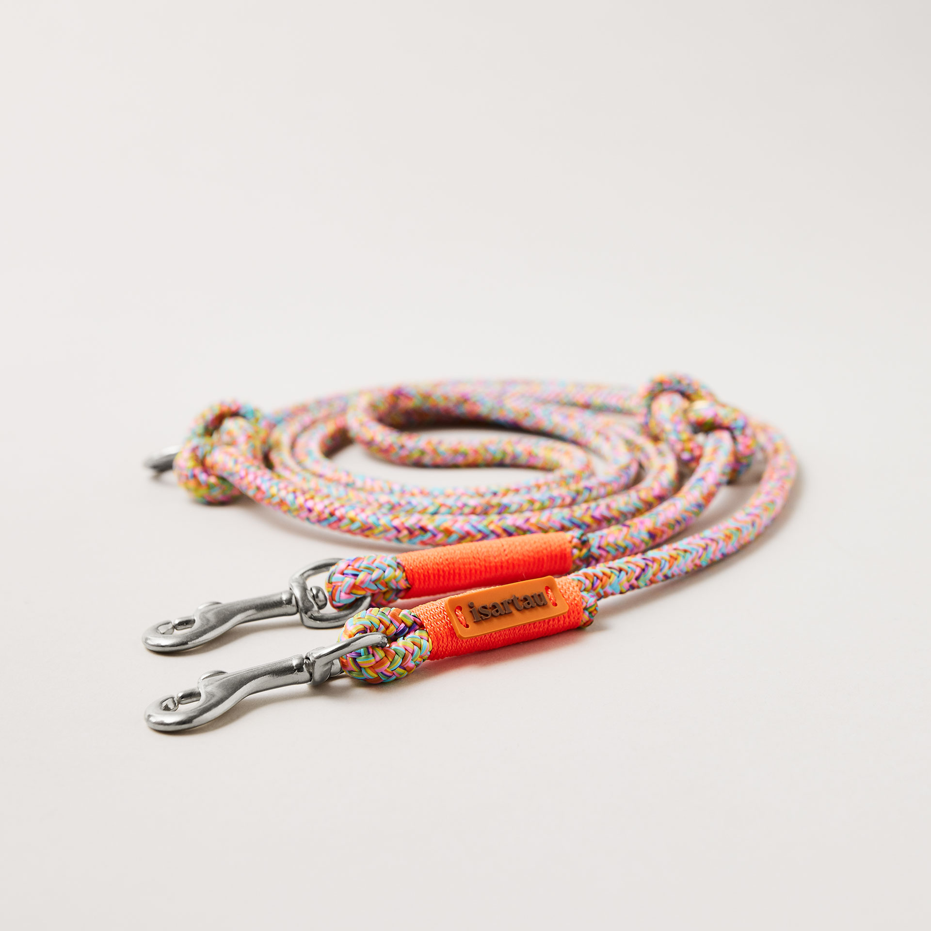 Hundeleine aus Tau Easy Summer Neonorange 8 mm verstellbar mit kleinen silberfarbenen Karabinern, buntes Tau mit neonoranger Takelung, Längenverstellbar über Knoten