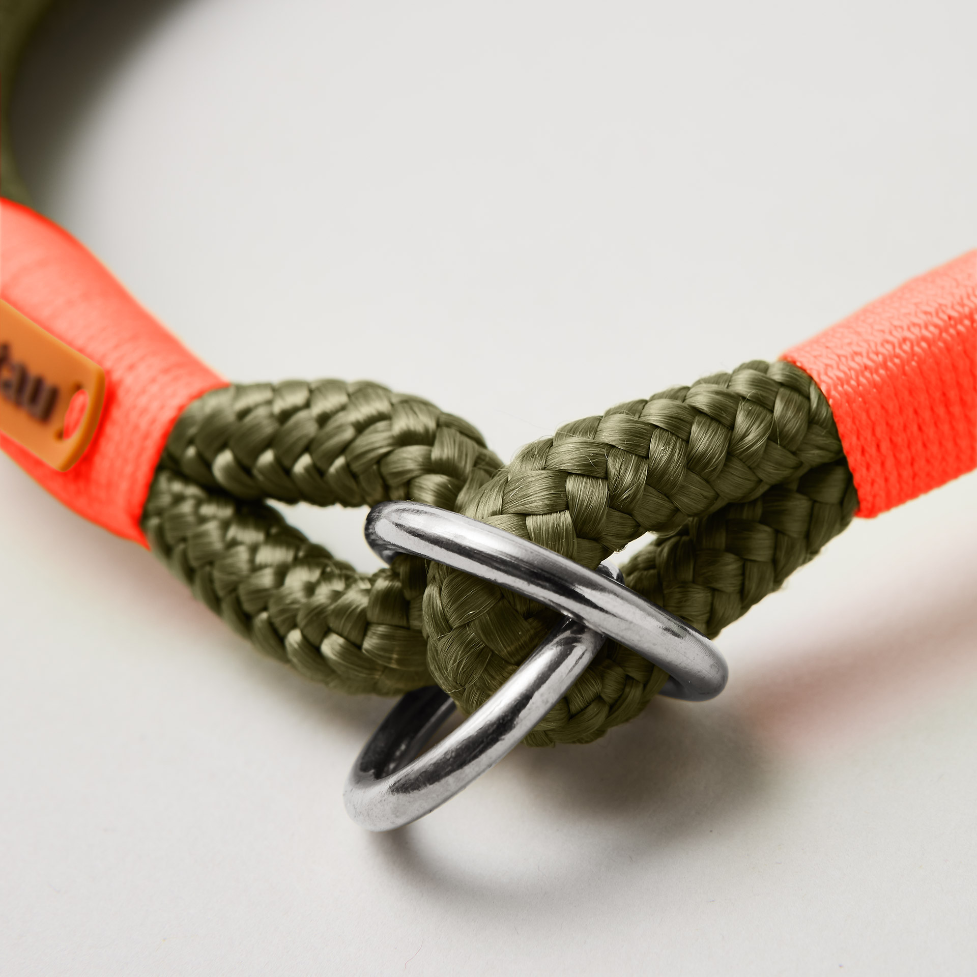 Detail Tauhalsband Zugstopp Olive Grove Neonorange, O- Ringe aus Edelstahl