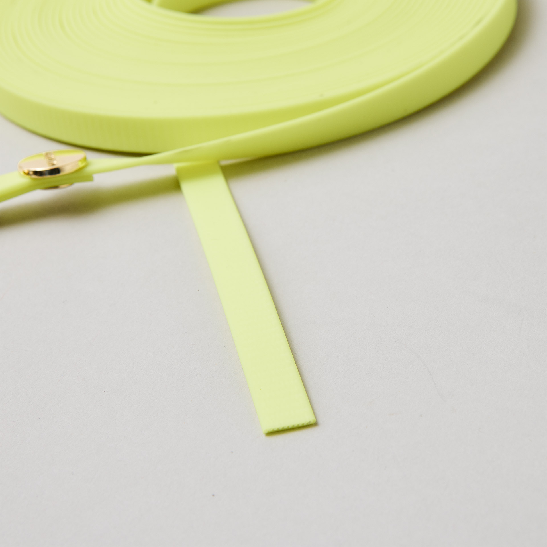 Schleppleine ohne Handschlaufe für Hunde bis 7 Kilo, Farbe Neongelb, 9mm breit