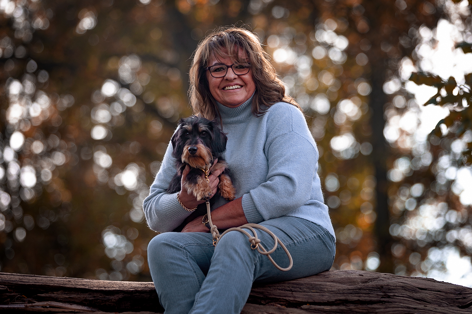 isartau Teammitglied Madlen mit Dackel Schorschi