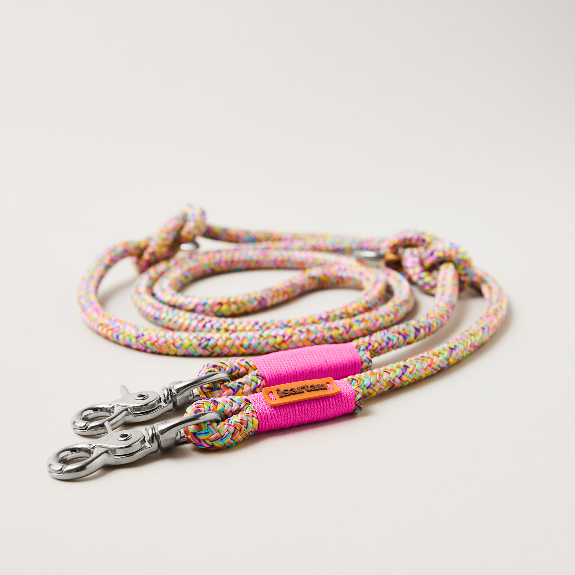 Hundeleine aus Tau Easy Summer Neonpink 10 mm verstellbar mit silberfarbenen Karabinern, buntes Tau mit neonpinker Takelung, flexibel Längenverstellbar über Knoten