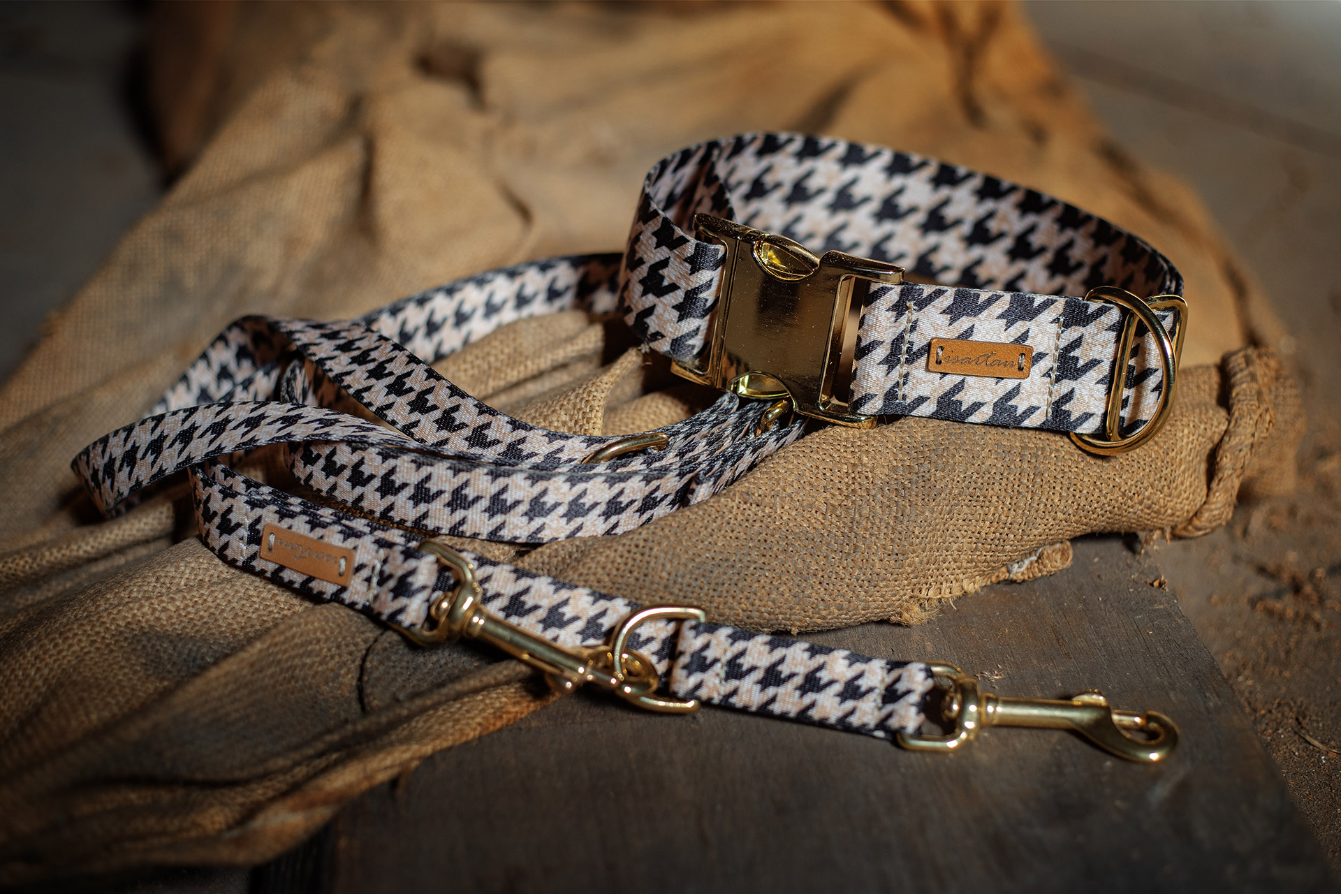 Designer Set "Stadtgeflüster" Halsband und Leine in schwarz weißem Hahnentritt Muster