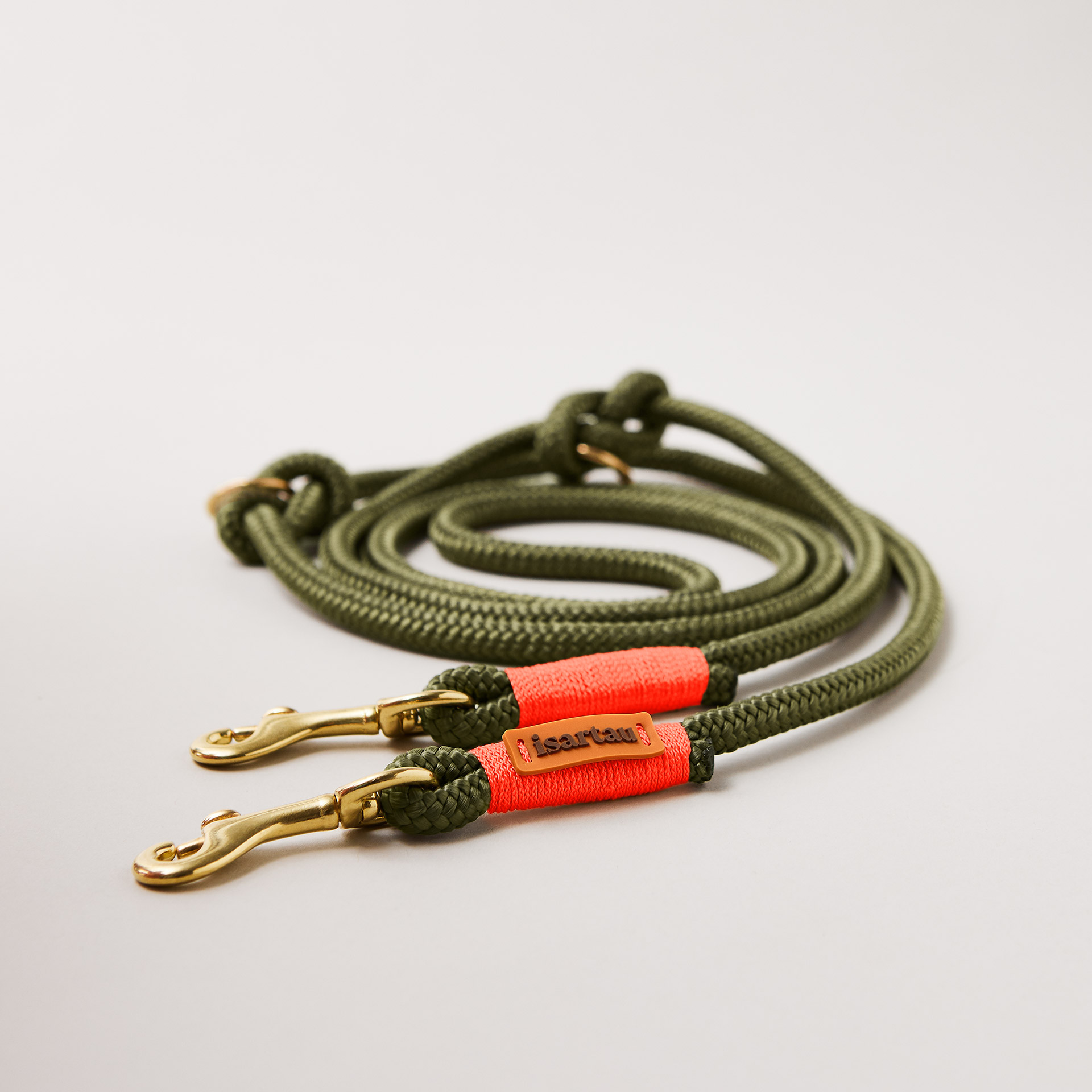 Hundeleine aus Tau Olive Grove Neonorange 8 mm verstellbar mit leichten Messing-Karabinern, olivfarbenes Softtau mit neonoranger Takelung, Längenverstellbar