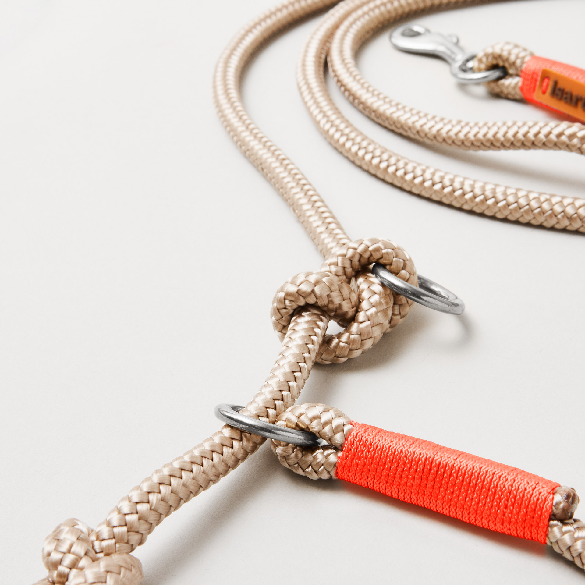 Detail Retrieverleine Wood Owl Neonorange mit verstellbaren Knoten für Hals- und Kopfumfang, silberne Karabiner