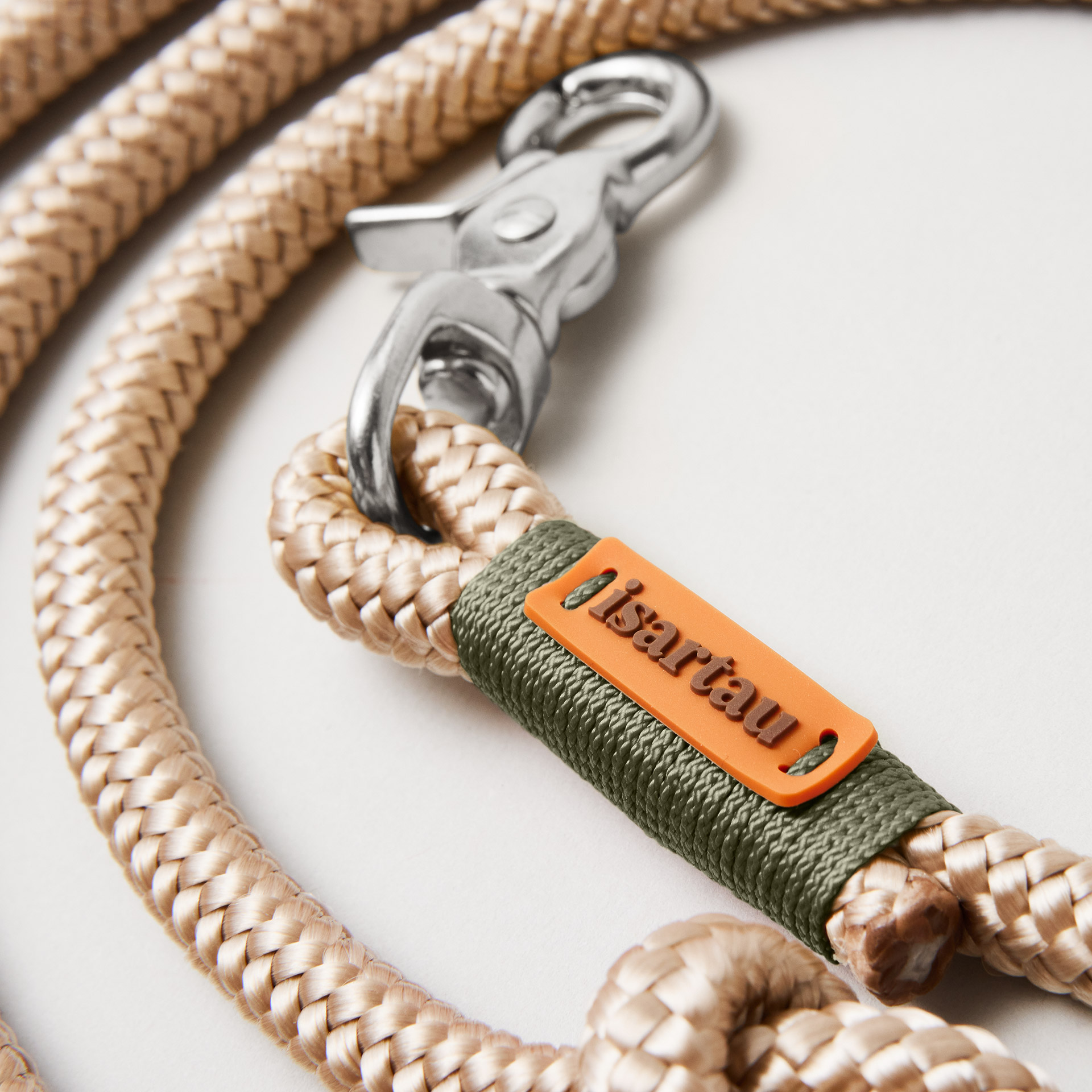 isartau Logo an Tauleine Wood Owl Oliv