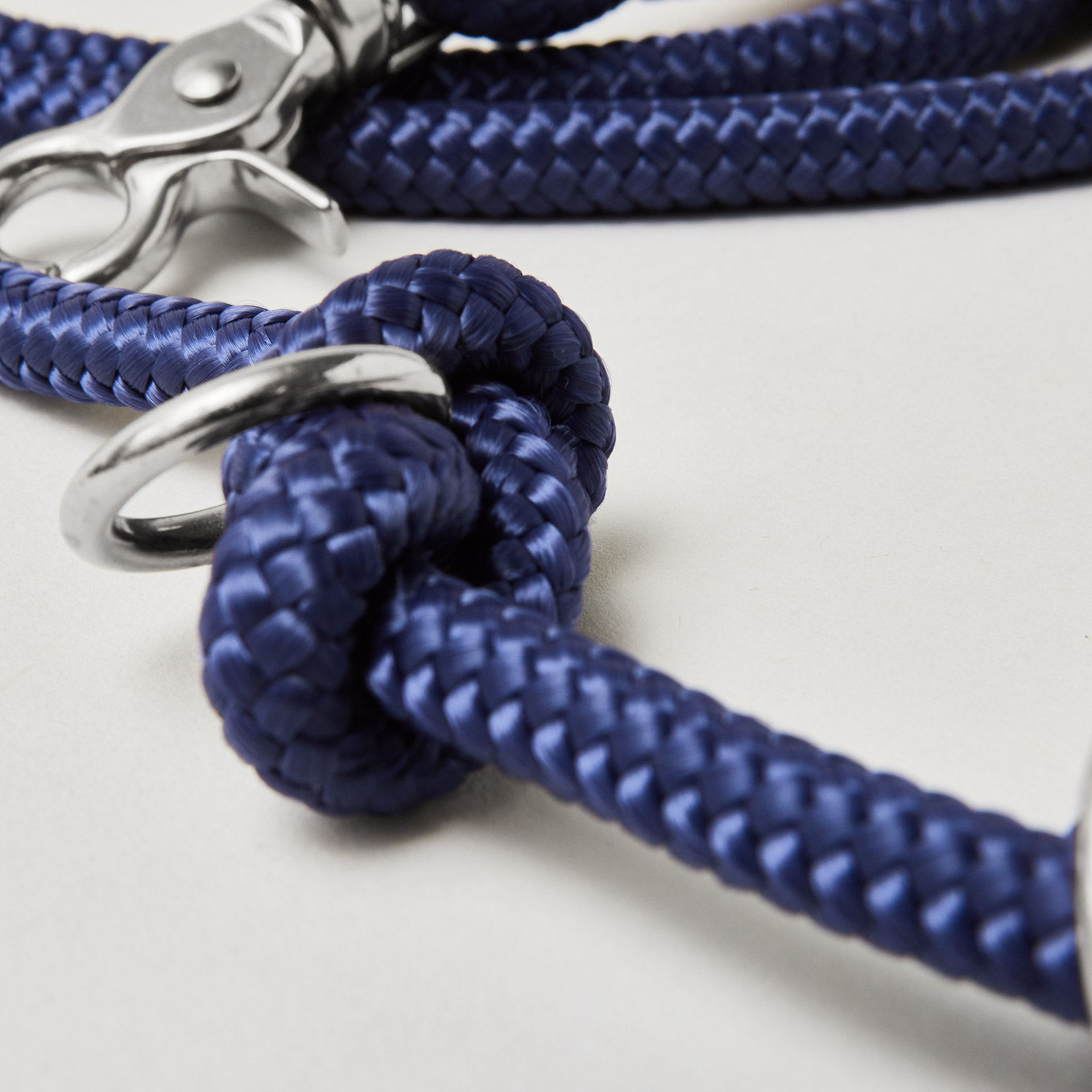 Detail blaue Hundeleine Indigi Sea Beige aus Tau