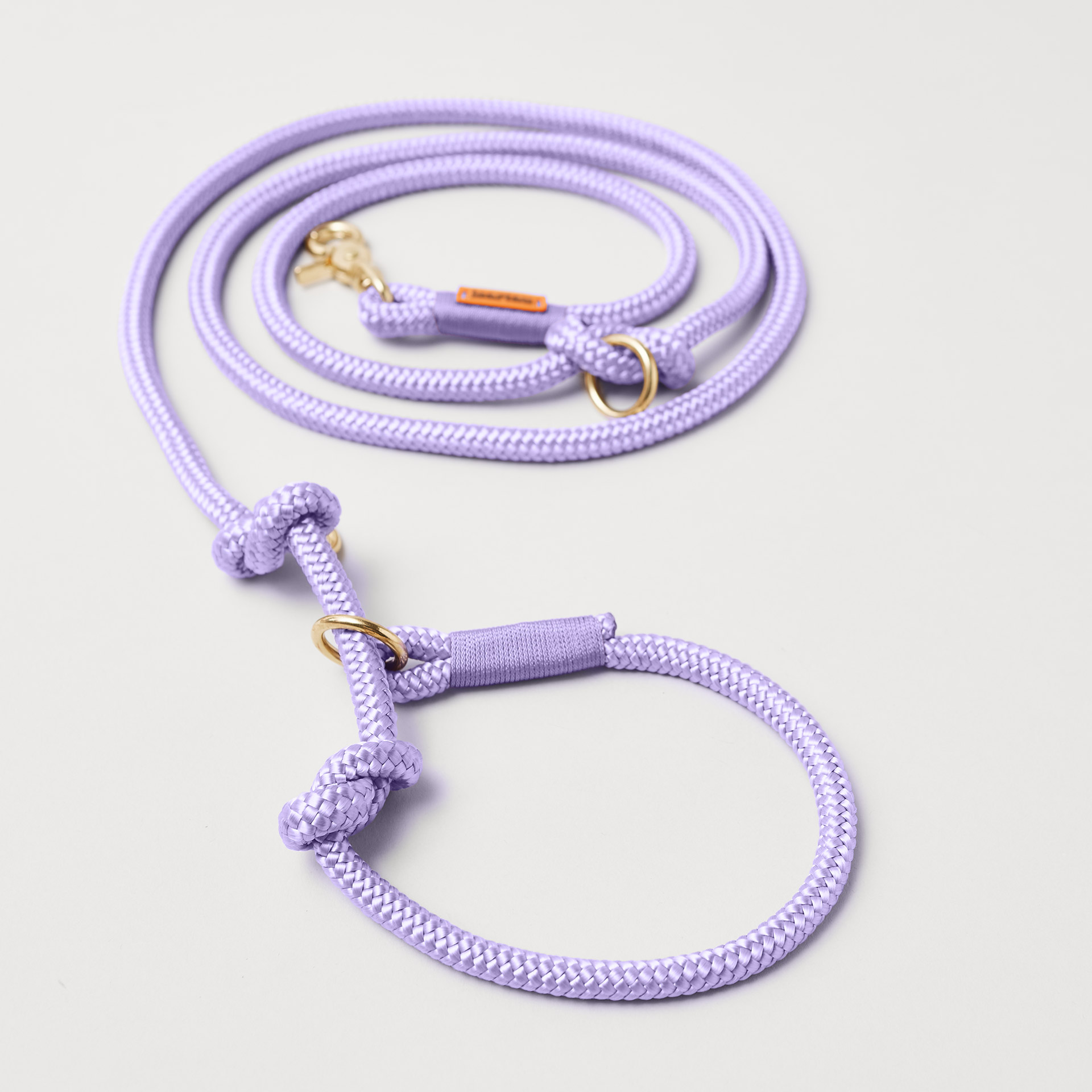 Retrieverleine aus Tau Very Peri Lavendel, Halsung mit integrierter Leine, goldene Messingkarabiner, 2-fach längenverstellbar, erhältlich 10 mm