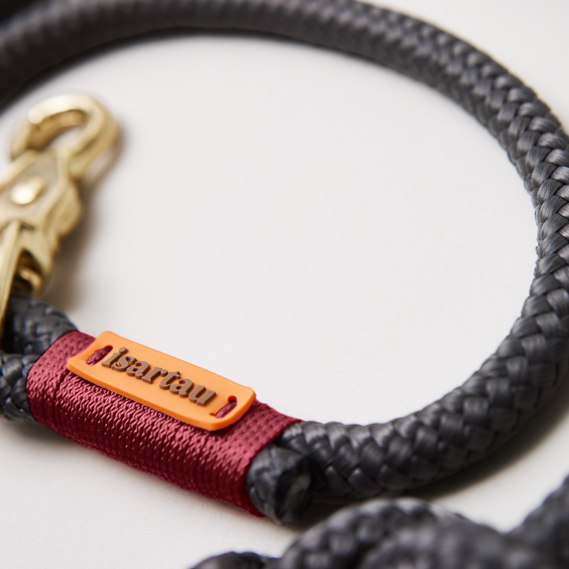 Weinrotes Takel an Tauleine Heavens Rock Burgunder