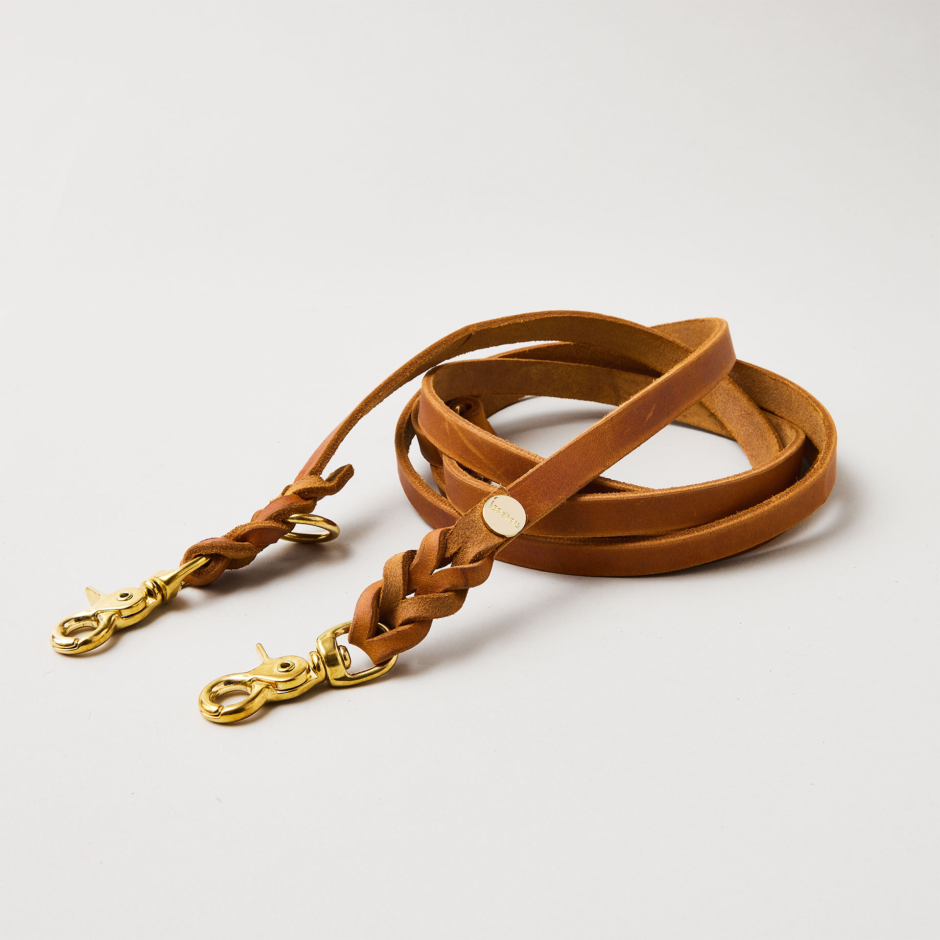 Fettlederleine in der Farbe Cognac, für Hunde über 7 Kilo, Lederbreite 15mm, Messingkarabiner