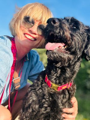 Labradoodle Luna in Designerhalsband Herzklopfen,Größe M